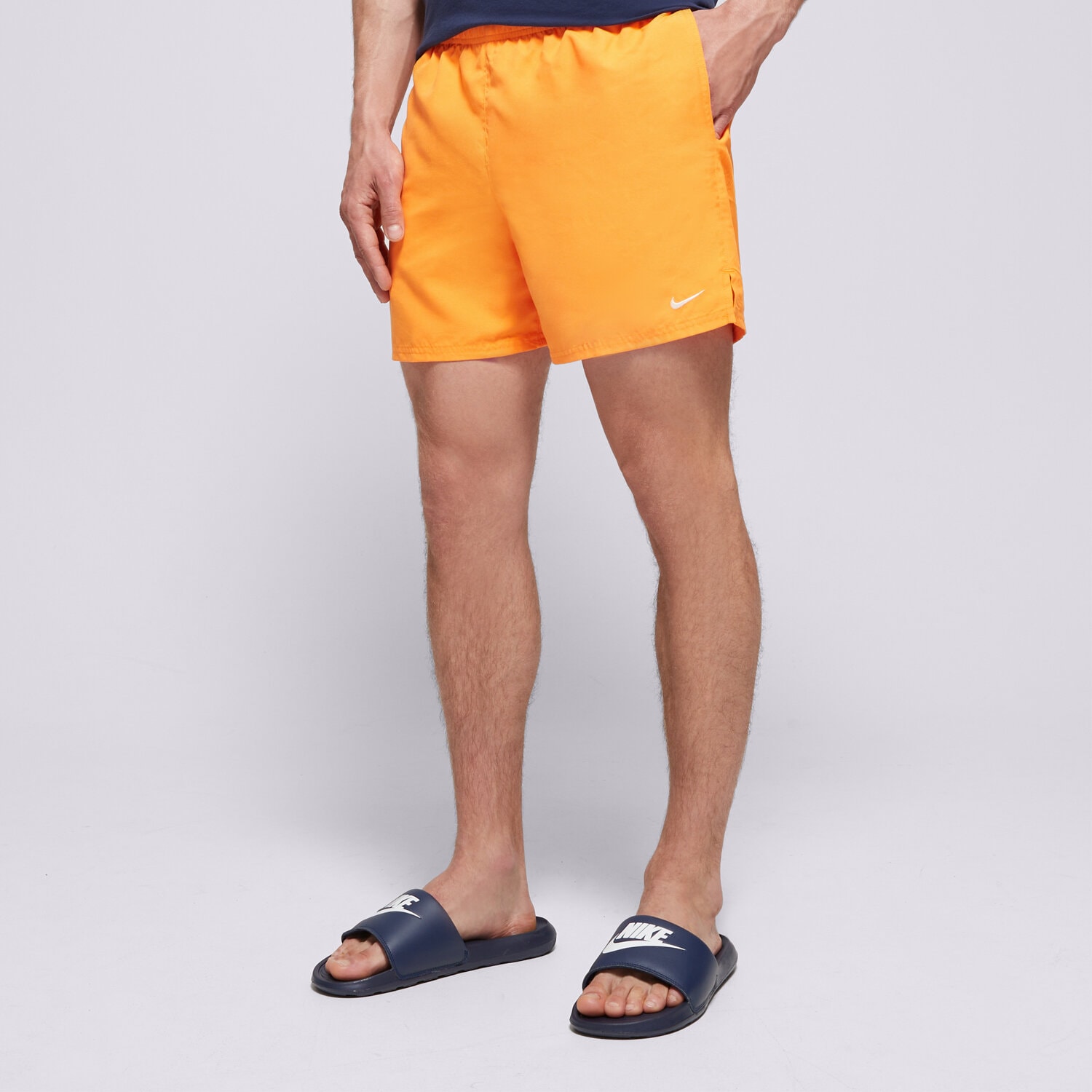 Femei pantaloni scurți NIKE SWIM PANTALONI SCURȚI NIKE ESSENTIAL 5" SHORTS NESSA560-811 Portocaliu