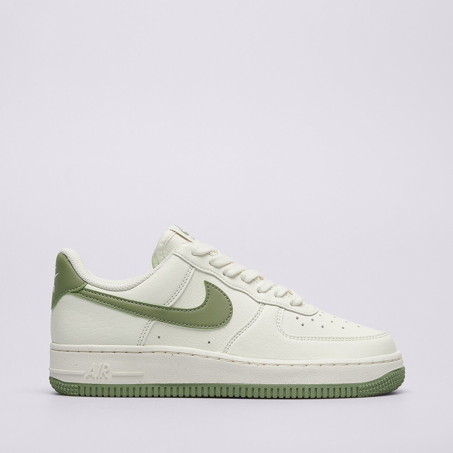 Femei pantofi sport NIKE AIR FORCE 1 '07 SE DV3808-106 Bej