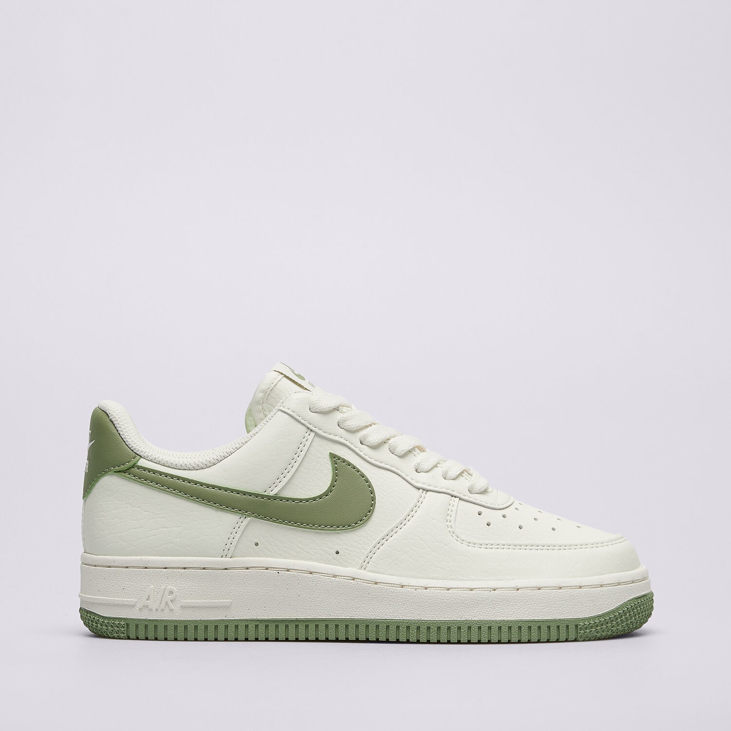 Femei pantofi sport NIKE AIR FORCE 1 '07 SE DV3808-106 Bej