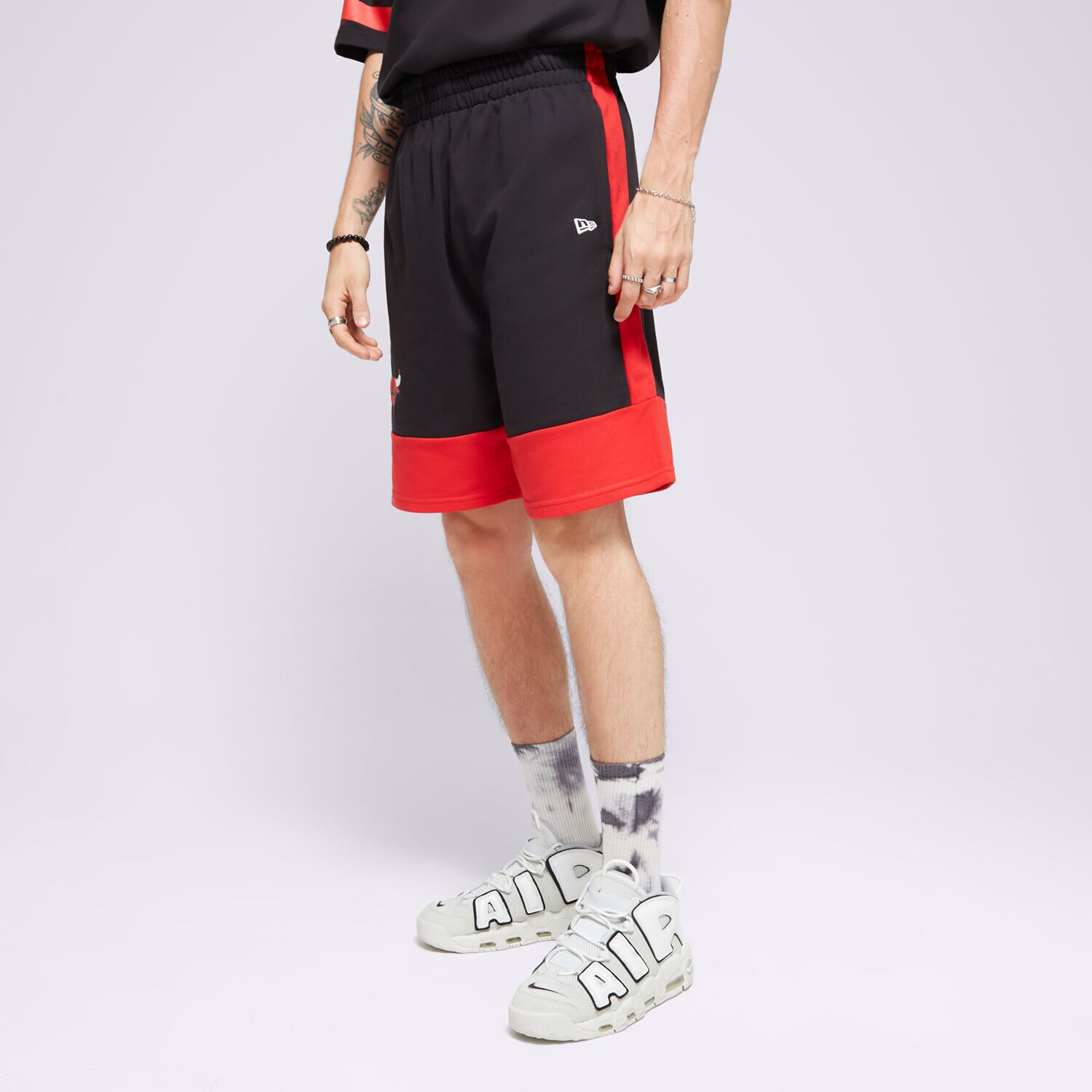 Femei pantaloni scurți NEW ERA PANTALONI SCURȚI NBA COLOUR   BLOCK SHORT BULLS CHIC 60416373 Negru