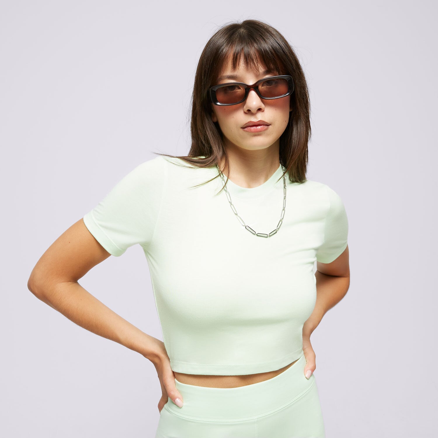 Femei tricou NIKE TRICOU W NSW ESSNTL SLM CRP FB2873-376 Verde