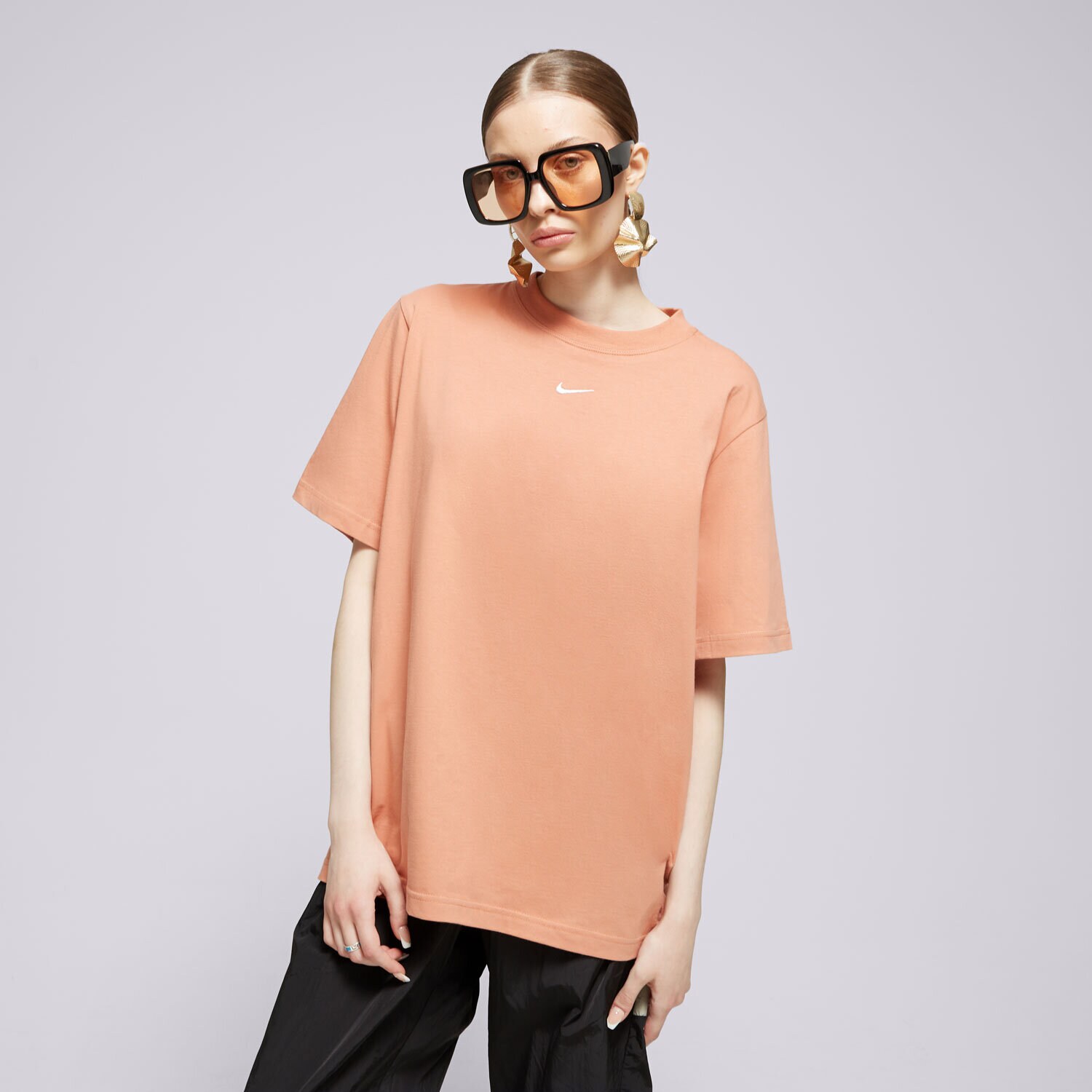 Femei tricou NIKE TRICOU W NSW TEE ESSNTL LBR FD4149-212 corai