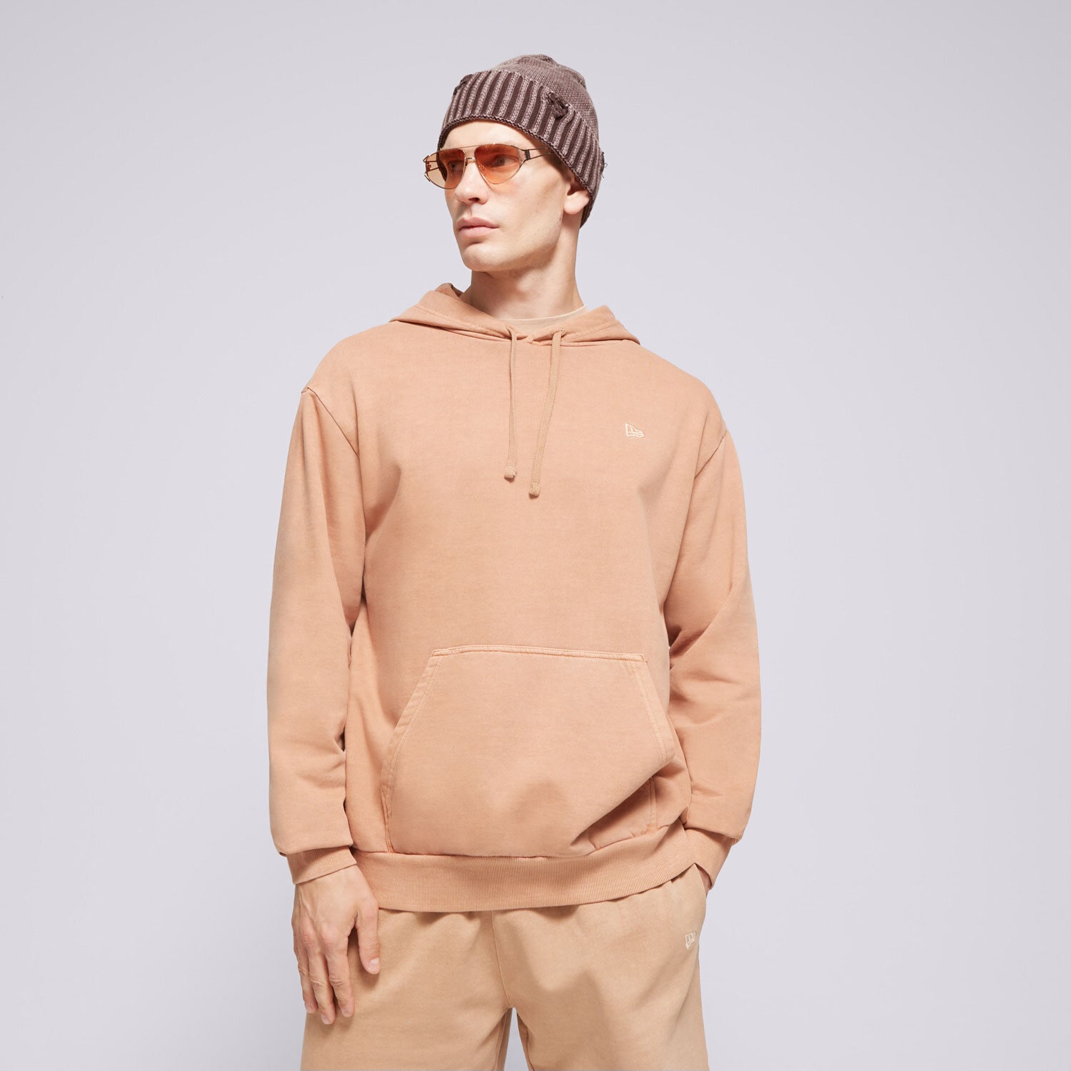 Bărbați bluză NEW ERA BLUZĂ CU GLUGĂ NE WASHED OVERSIZED NONE 60502669 Maro