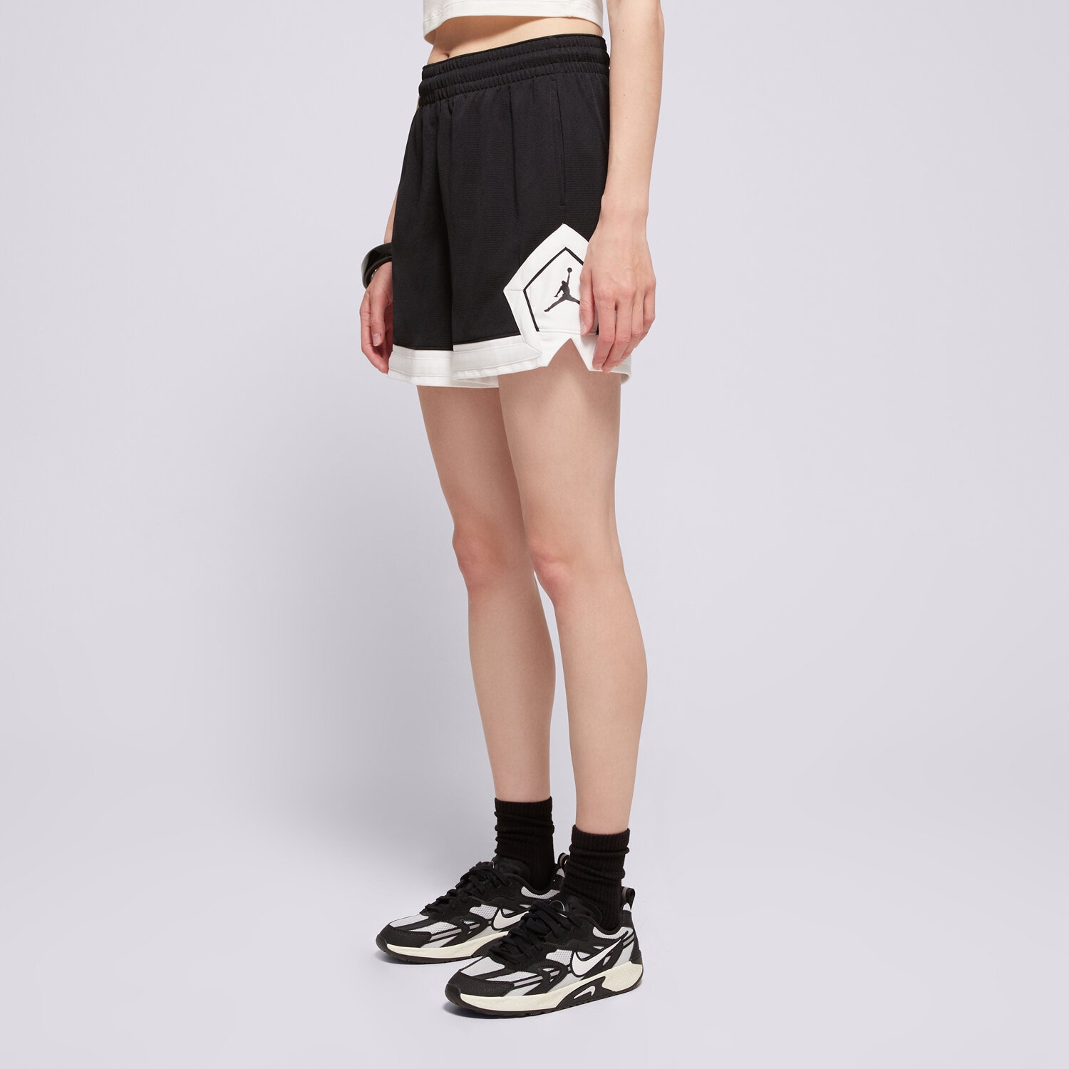 Femei pantaloni scurți PANTALONI SCURȚI W JORDAN SPT DMND SHORT 4" BLACK/WHITE/WHIT FN5134-010 Negru