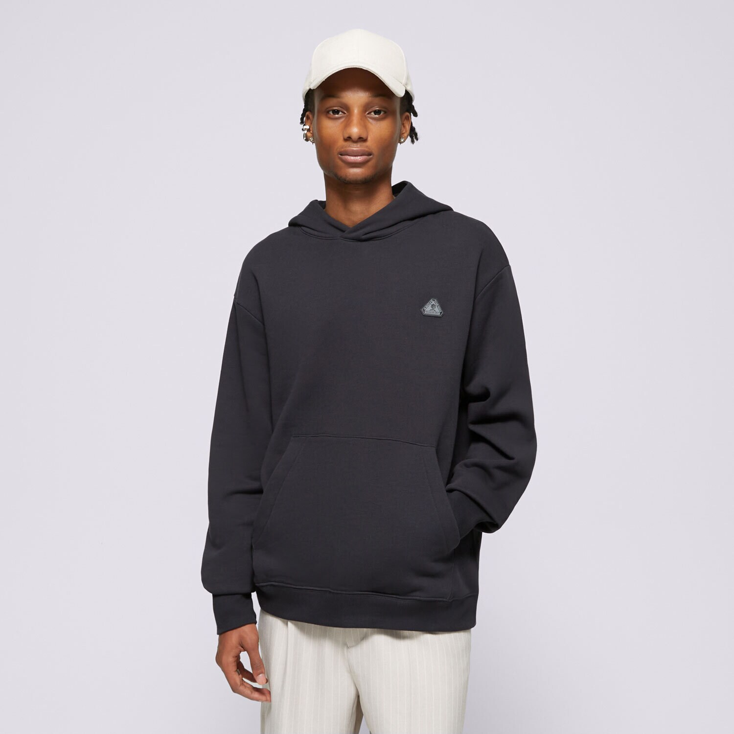 Bărbați bluză REEBOK BLUZĂ CU GLUGĂ ATR HOOPWEAR HOODIE 100075817 Negru