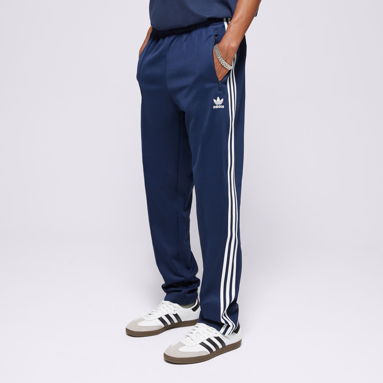 Bărbați pantaloni ADIDAS PANTALONI  BECKENBAUER TP IP0421 Bleumarin