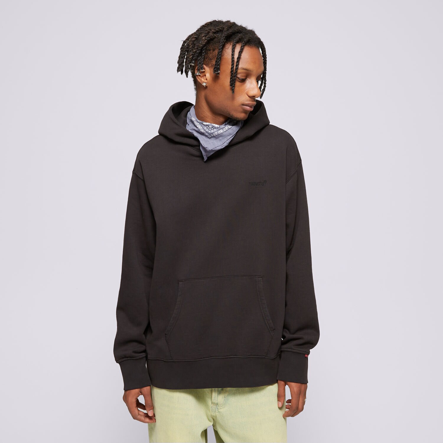 Bărbați bluză LEVI'S BLUZĂ CU GLUGĂ THE AUTHENTIC HOODIE BLACKS A8435-0019 Negru
