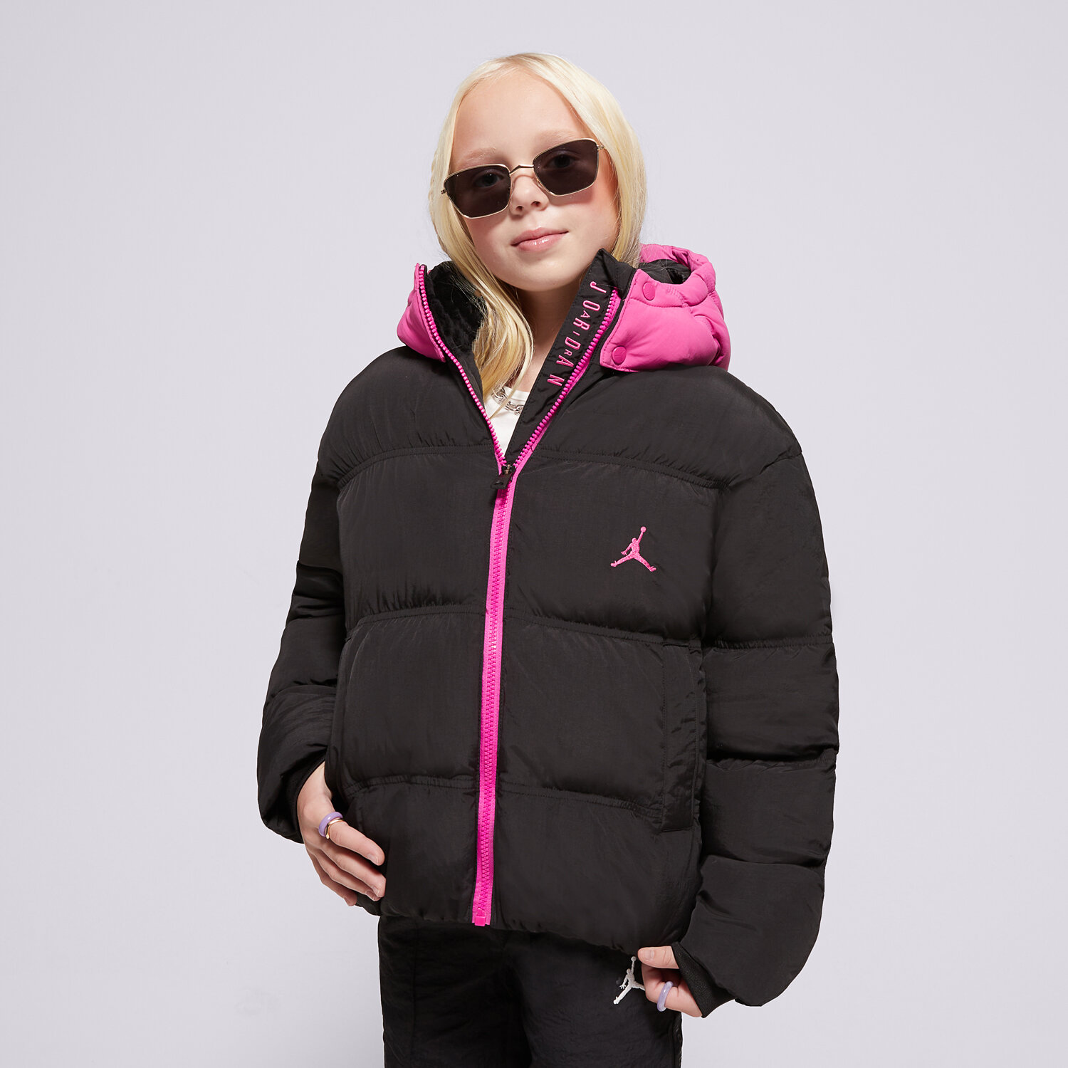Jachetă de sezon pentru copii (primăvară/toamnă) JORDAN JACHETĂ DE IARNĂ JDG HEAVIEST WT PUFFER GIRL 45D196-023 Negru