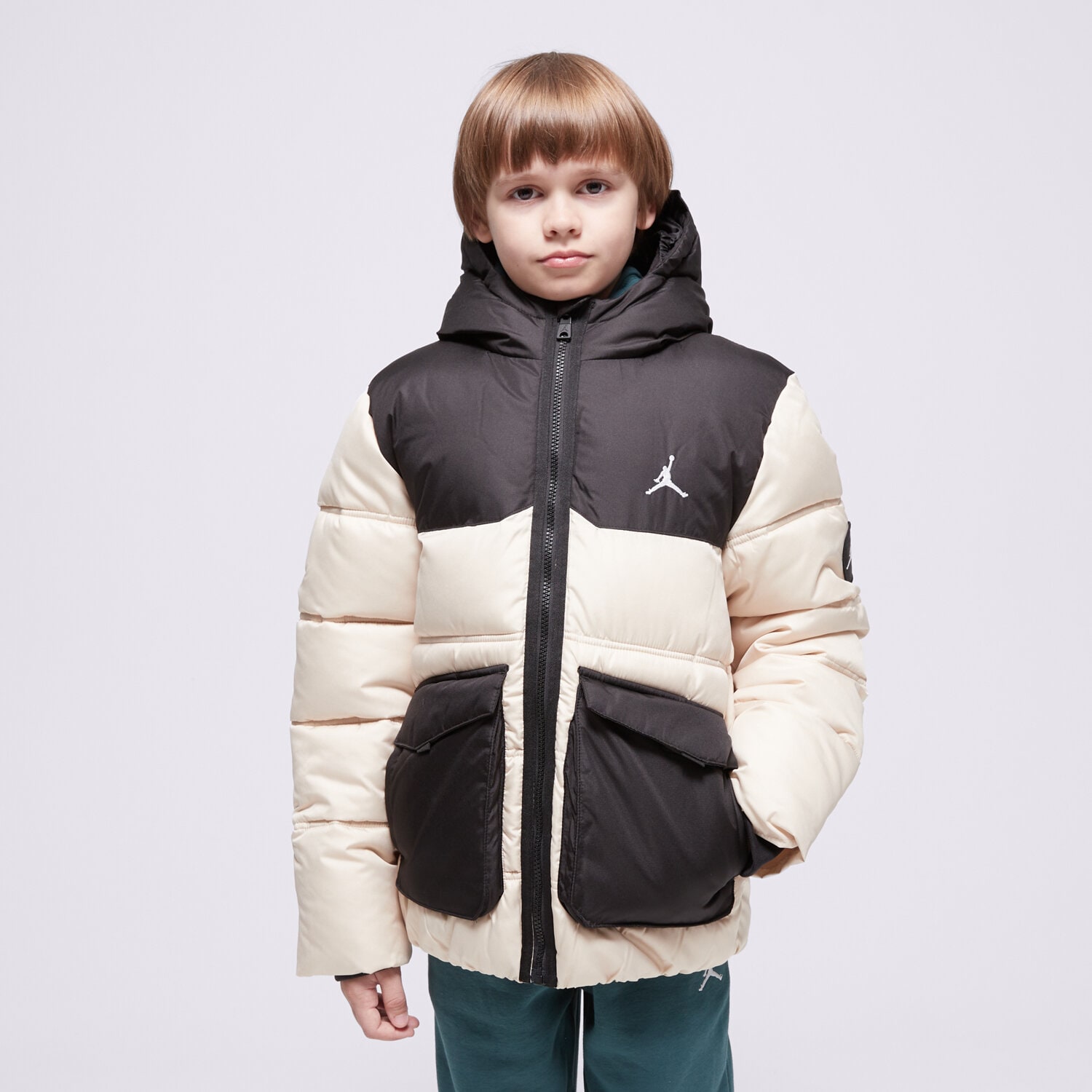 Jachetă de sezon pentru copii (primăvară/toamnă) JORDAN JACHETĂ DE IARNĂ JDB FAUX DOWN ACKET BOY 95D133-XAE Bej