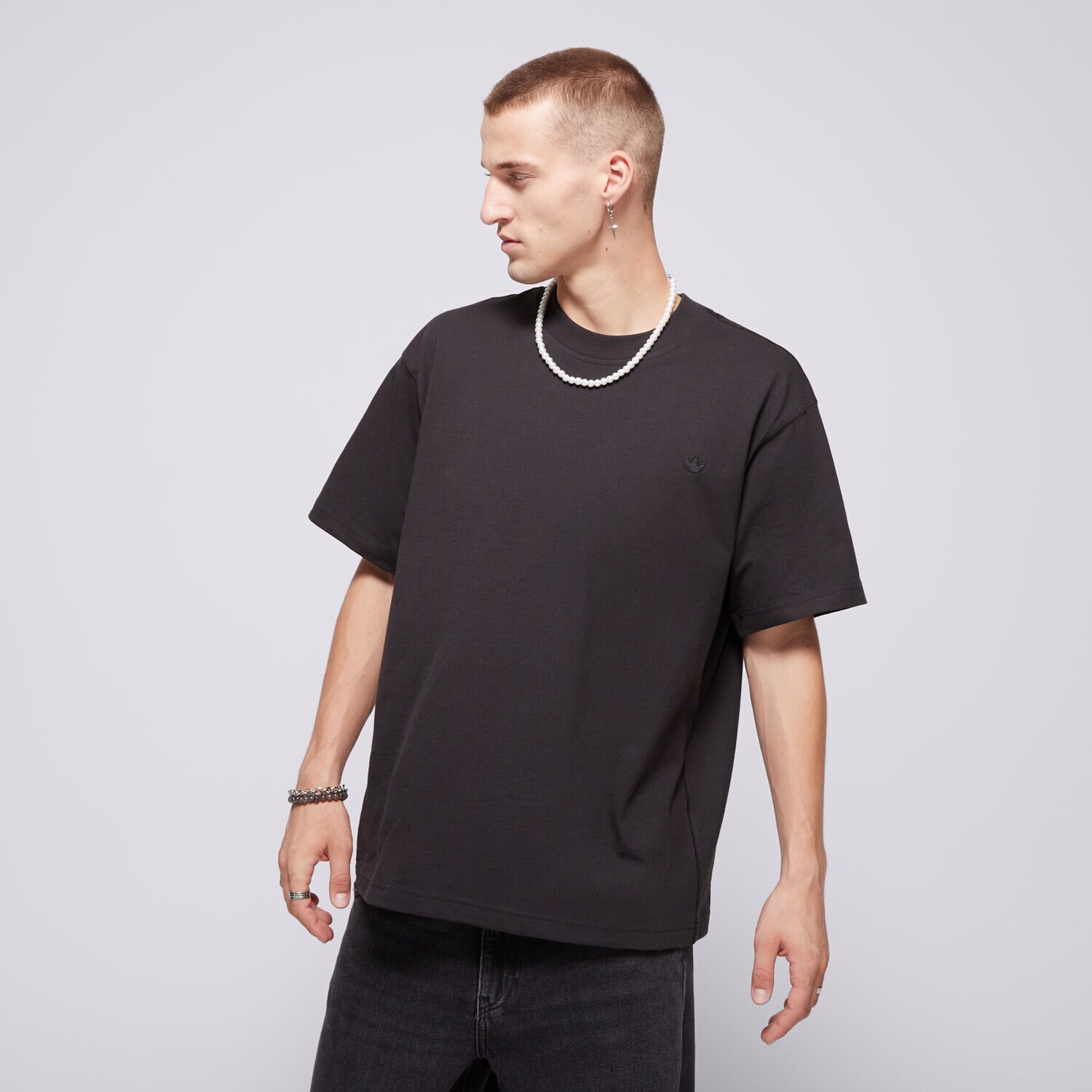 Bărbați tricou ADIDAS TRICOU P ESS TEE IY2248 Negru
