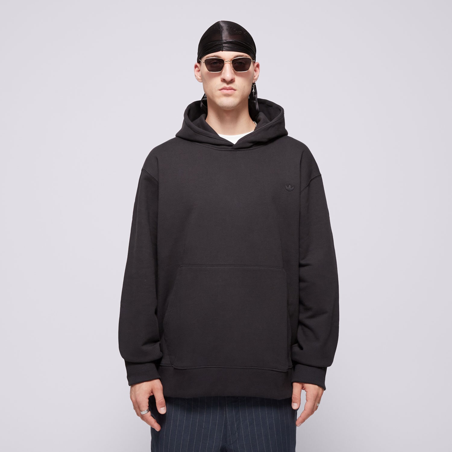 Bărbați bluză ADIDAS BLUZĂ CU GLUGĂ P ESS HD IY2247 Negru