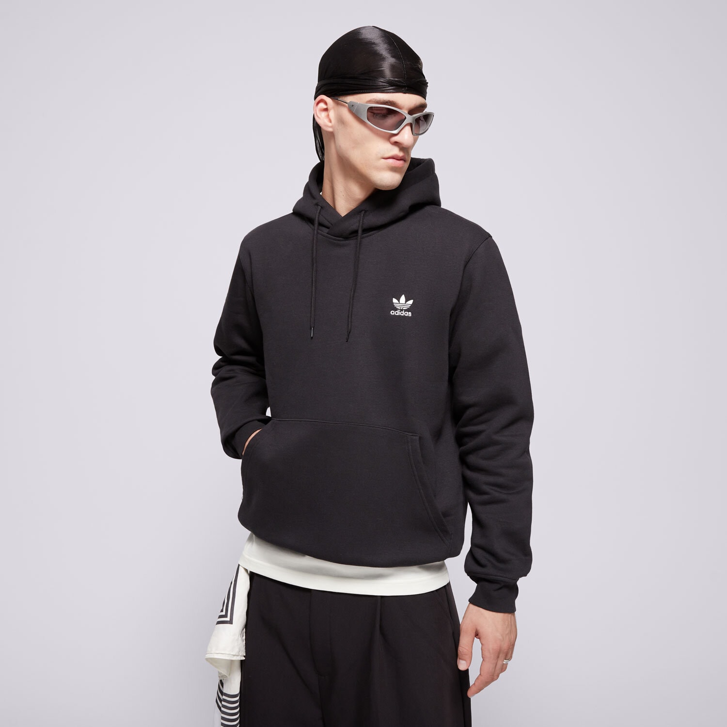 Bărbați bluză ADIDAS BLUZĂ HANORAC ESS HD IY4930 Negru