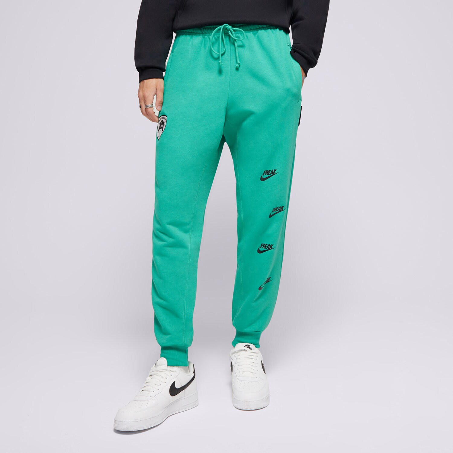 Bărbați pantaloni NIKE PANTALONI  GA M NK DF STD ISS JGGR NBA FZ0930-324 Negru