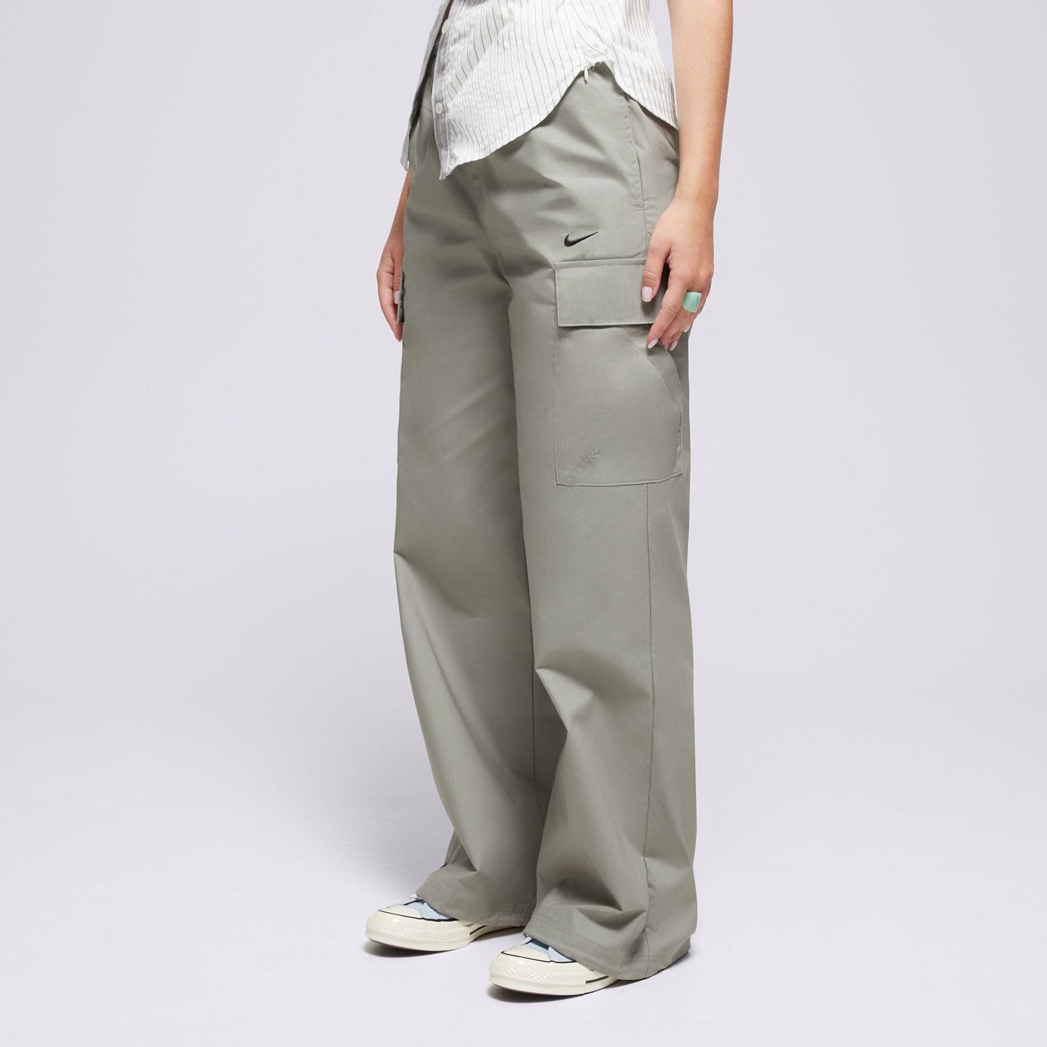 Femei pantaloni NIKE PANTALONI  W NSW ESSTL WVN MR STD CRGO PT FV7643-320 Kaki