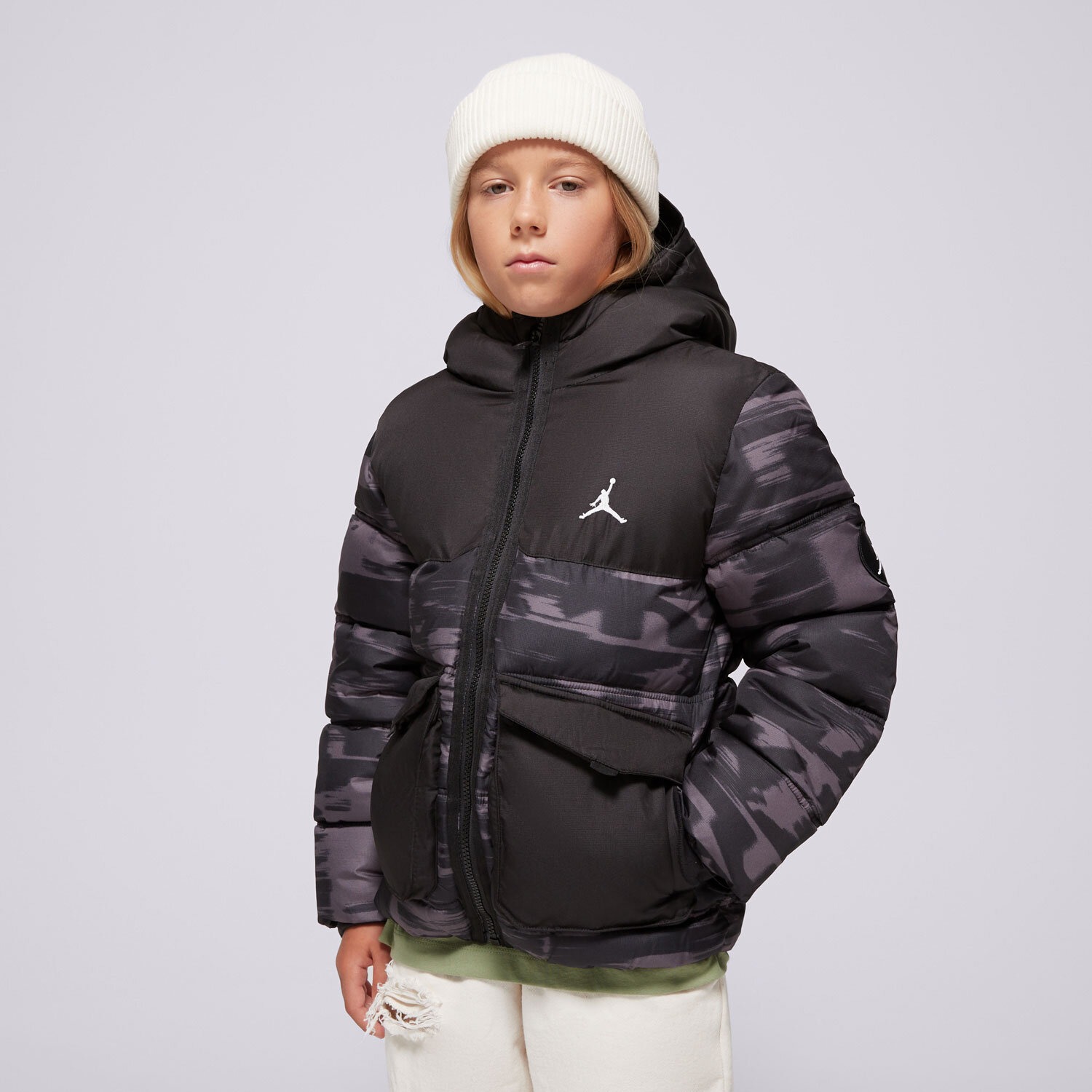 Jachetă de sezon pentru copii (primăvară/toamnă) JORDAN JACHETĂ DE IARNĂ JDB FAUX DOWN ACKET BOY 95D133-GAE Negru
