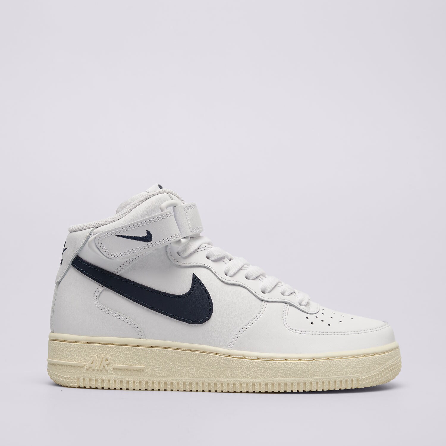 Femei pantofi sport NIKE AIR FORCE 1 '07 MID  DD9625-105 Alb
