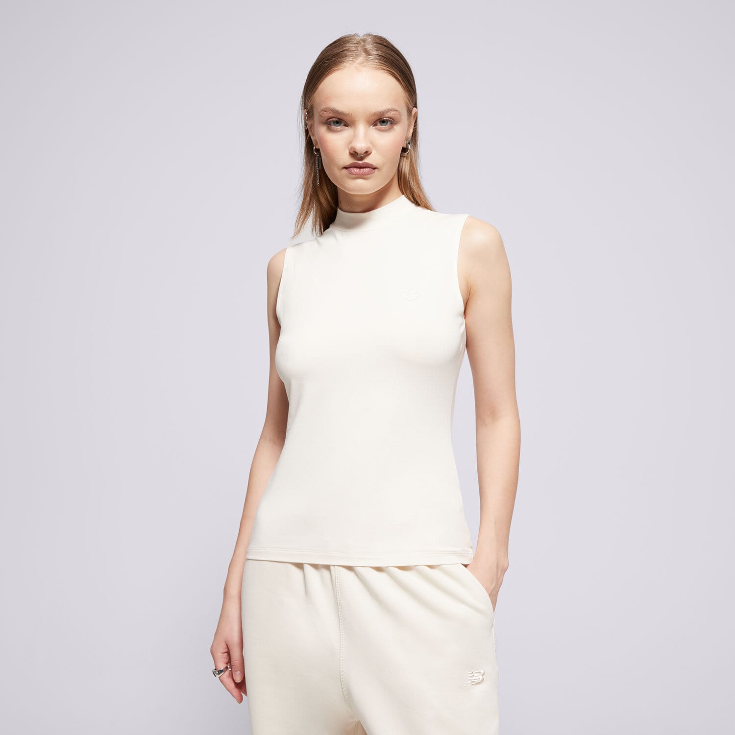 Femei tricou ADIDAS TOP P ESS TOP IW5742 Alb