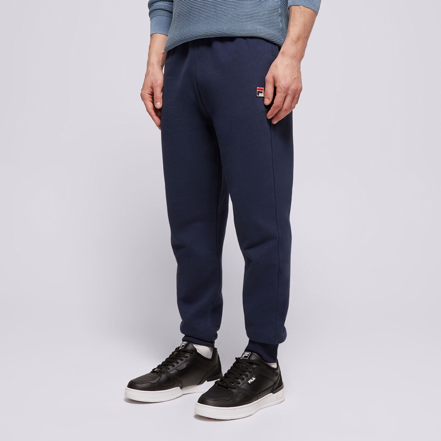 Bărbați pantaloni FILA PANTALONI  VISCONTI 2 SS24UC007410 Bleumarin