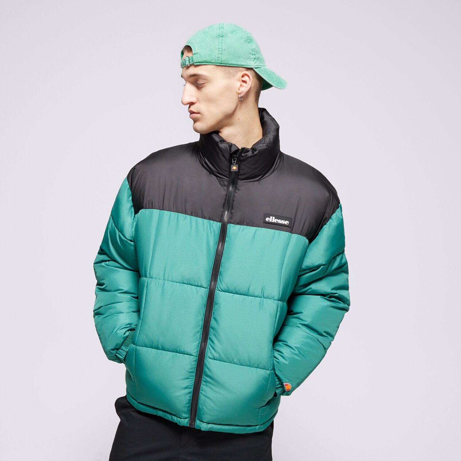 Bărbați eacă de iarnă ELLESSE JACHETĂ CU PUF ARGENT PADDED BLK/GREEN PADDED JACKET SHX20980022 Negru