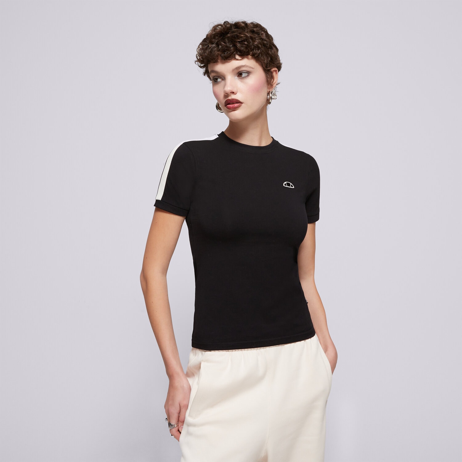 Femei tricou ELLESSE TRICOU ZECORA TEE BLK SGX21038011 Negru