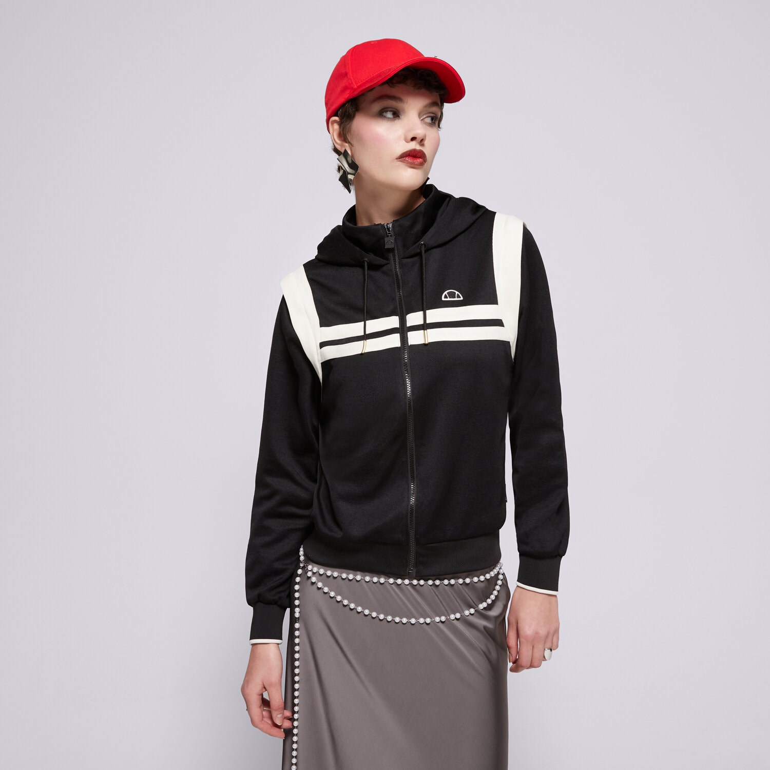 Femei bluză ELLESSE BLUZĂ CU GLUGĂ PERNA BLK/OWHT CROPPED TRACK TOP BLK/ SGT19163054 Negru