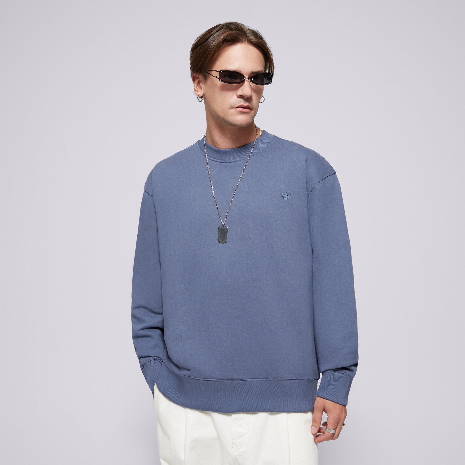 Bărbați bluză ADIDAS BLUZĂ P ESS CREW IX9813 Bleumarin