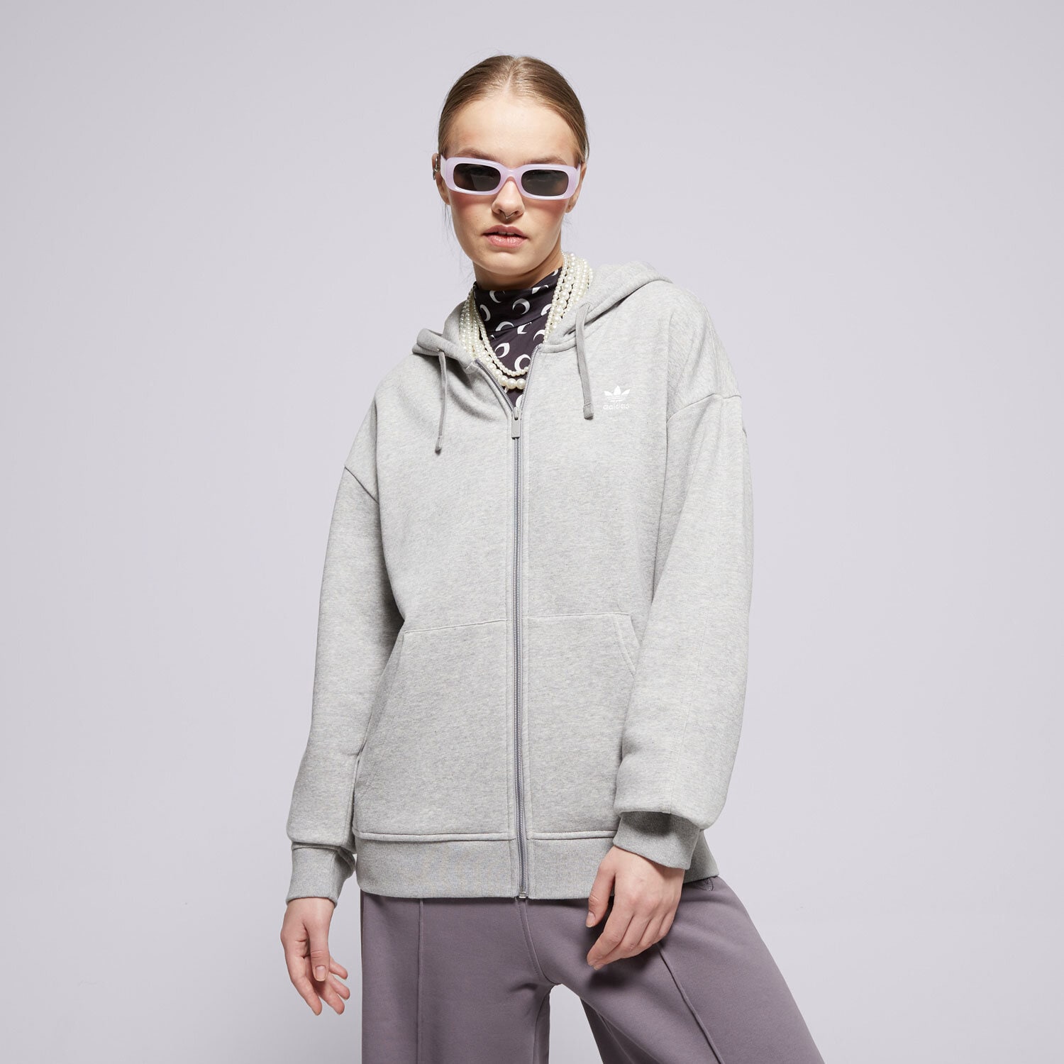 Femei bluză ADIDAS BLUZĂ CU GLUGĂ ESS FZ HOODIE IY9622 Gri