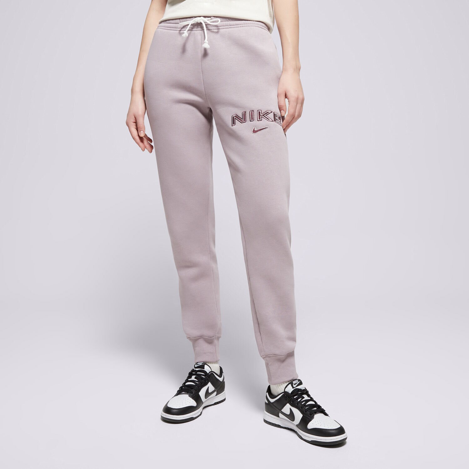 Femei pantaloni NIKE PANTALONI  W NSW PHNX FLC MR STD LOGO PNT HM9757-226 Violet