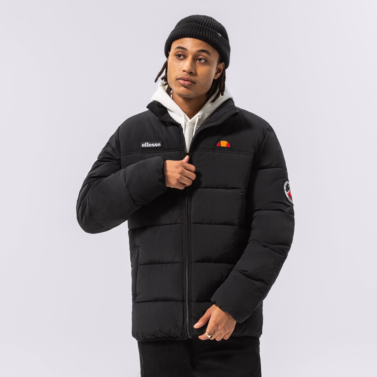 Bărbați eacă de iarnă ELLESSE JACHETĂ CU PUF NEBULA JACKET BLK SHK12789011 Negru