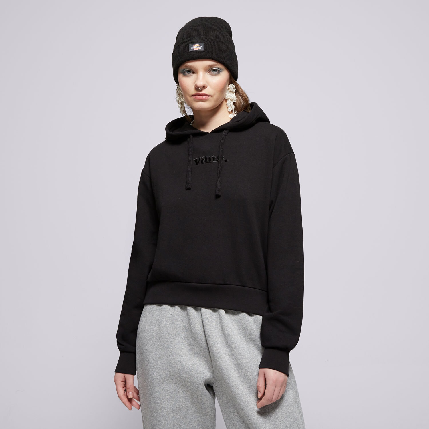 Femei bluză VANS BLUZĂ CU GLUGĂ W ESSENTIAL FT RLX PO VN000JF6BLK Negru