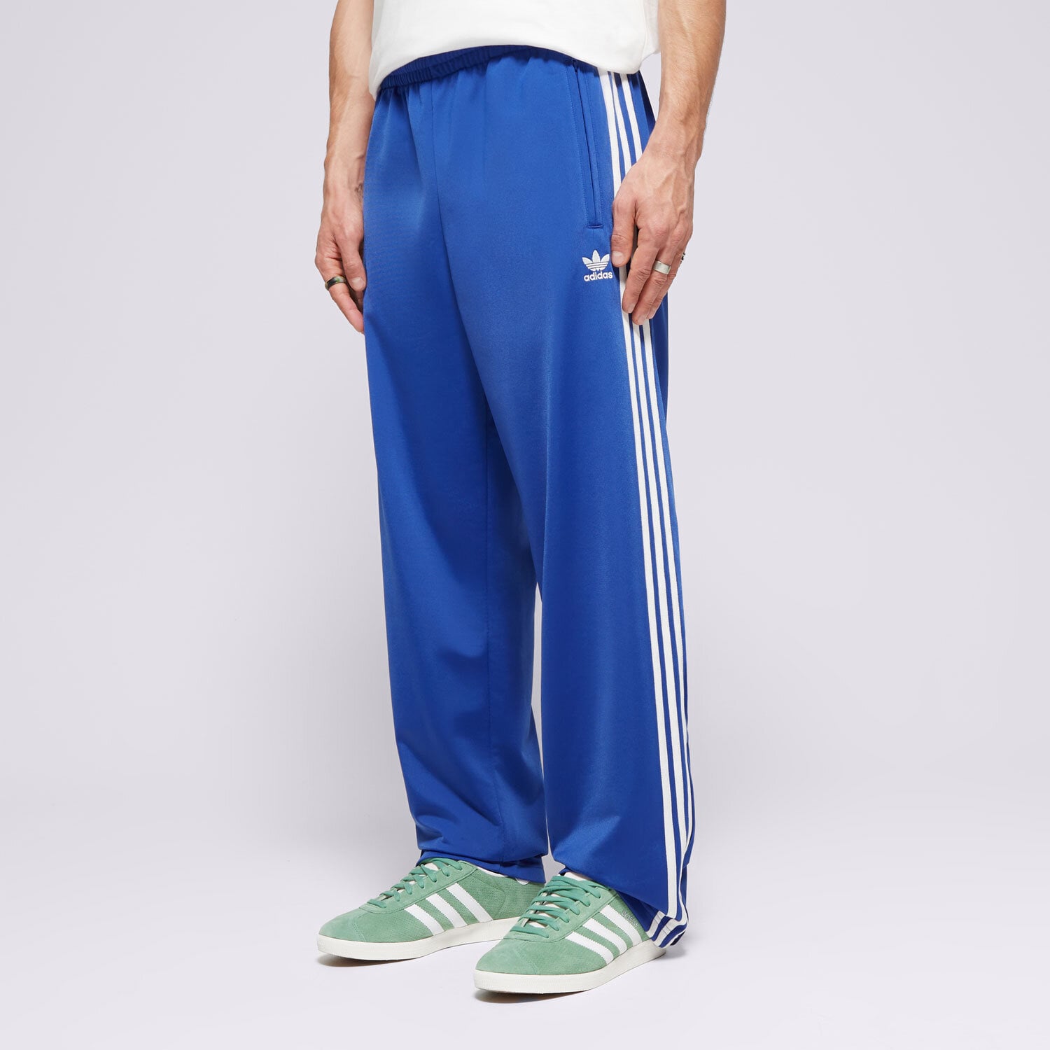 Bărbați pantaloni ADIDAS PANTALONI  FIREBIRD TP IZ3072 Albastru