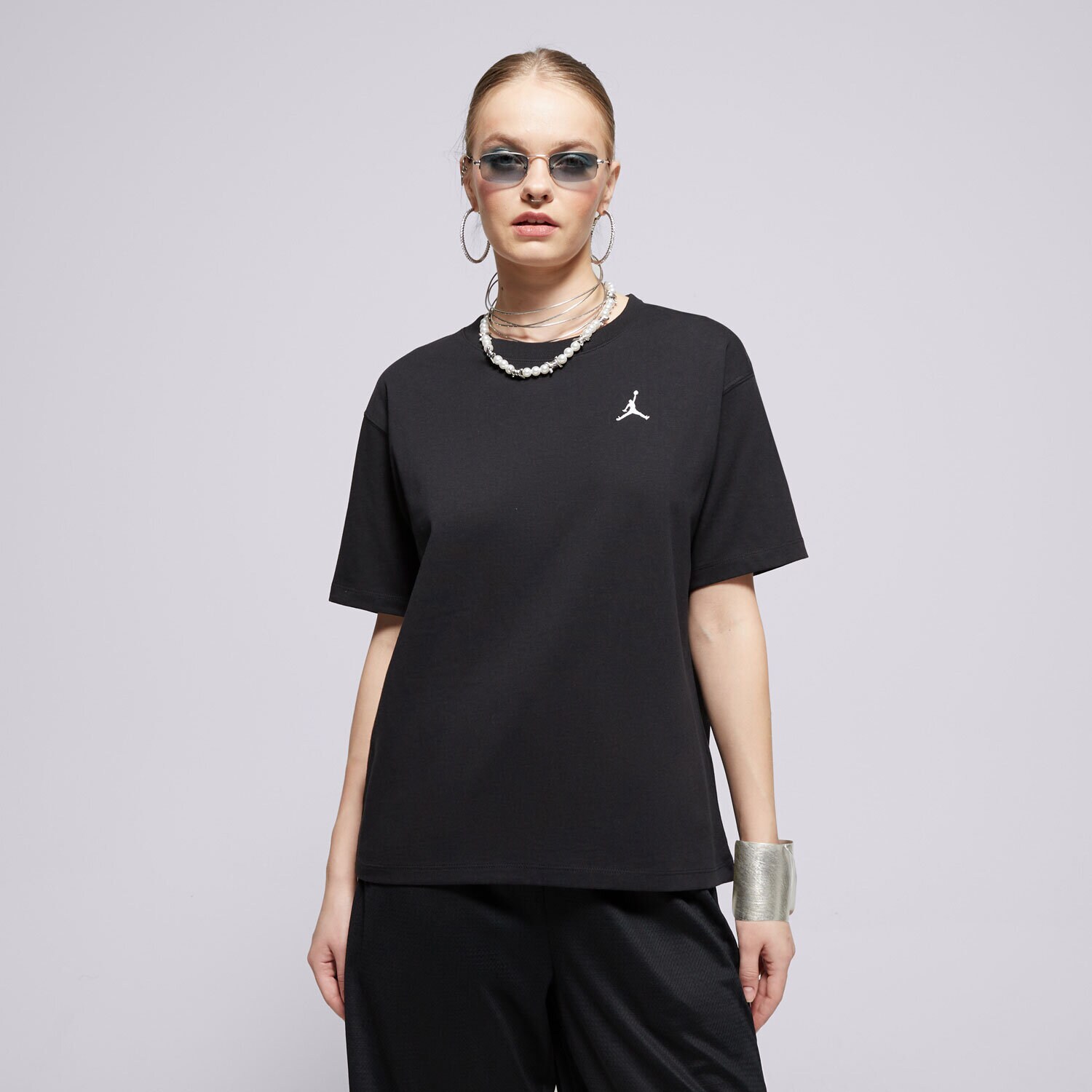 Femei tricou TRICOU W JORDAN ESSEN GF TEE CORE 23 BLACK/WHITE HJ5490-010 Negru