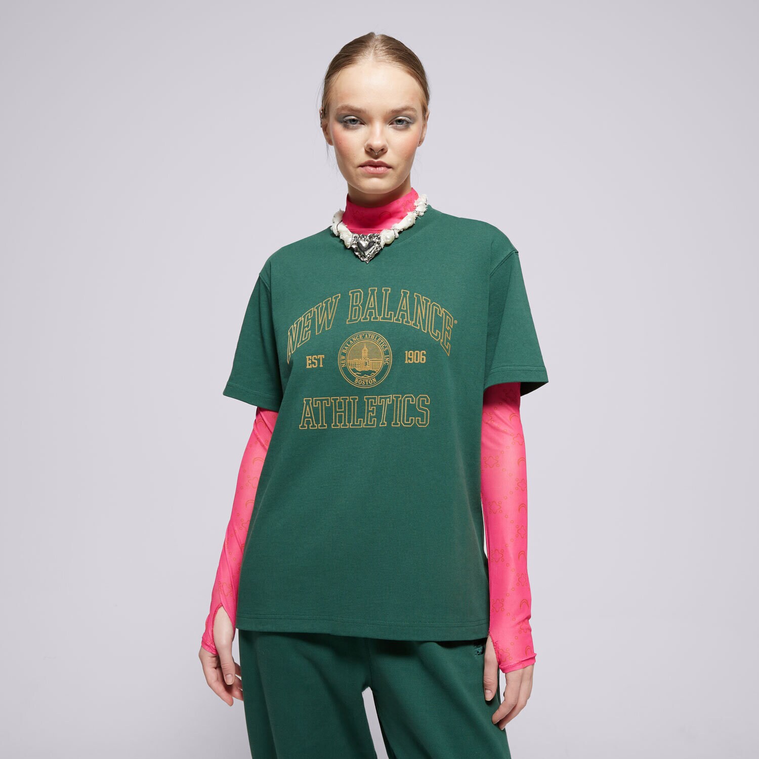 Femei tricou NEW BALANCE TRICOU ATHLETICS OVERSIZED CREST TRICOU WT43548NWG Verde