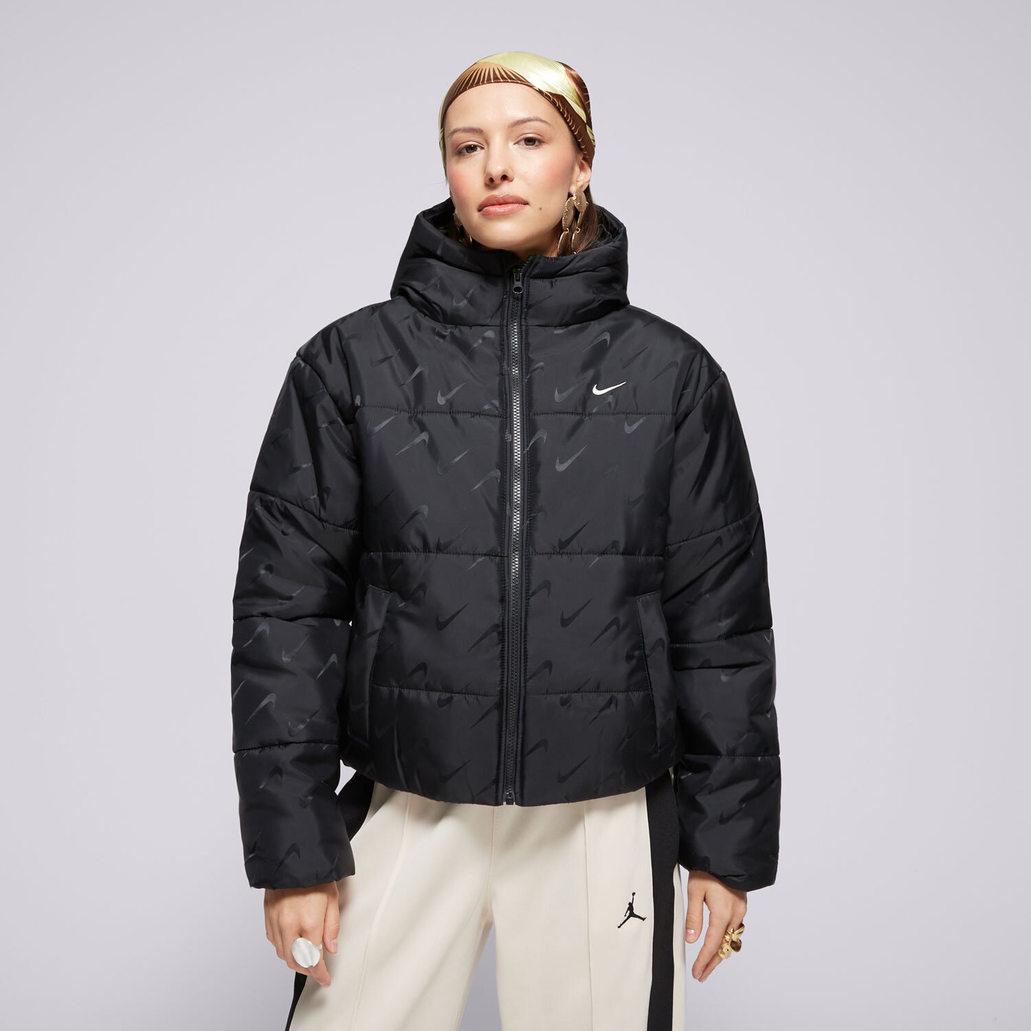 Femei geacă de iarnă NIKE JACHETĂ CU PUF W NSW TF SNFL NK CLSC PFR AOP FV7941-010 Negru