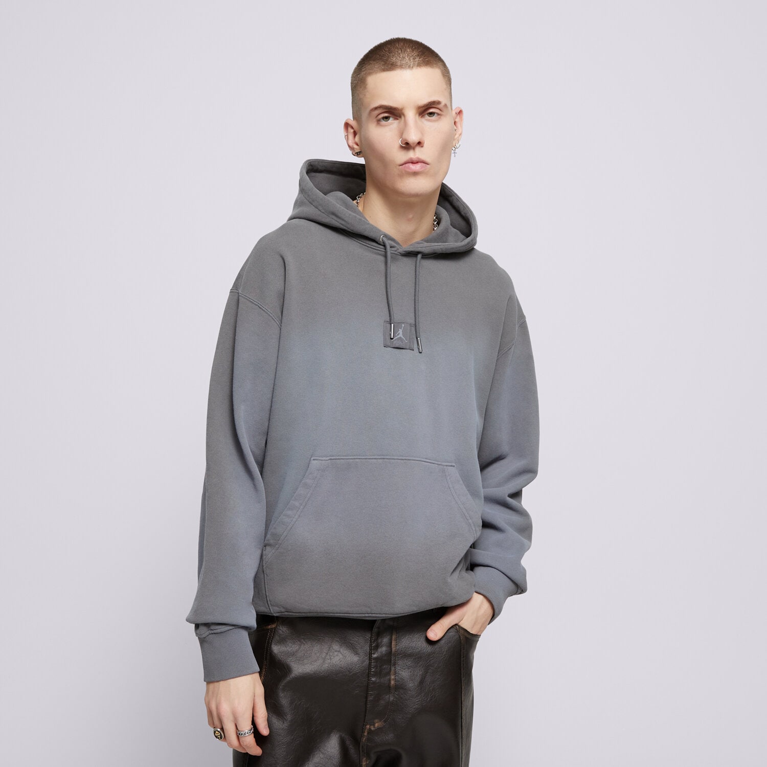 Bărbați bluză JORDAN BLUZĂ CU GLUGĂ M J FLIGHT WASH FLC PO FV7249-068 Gri