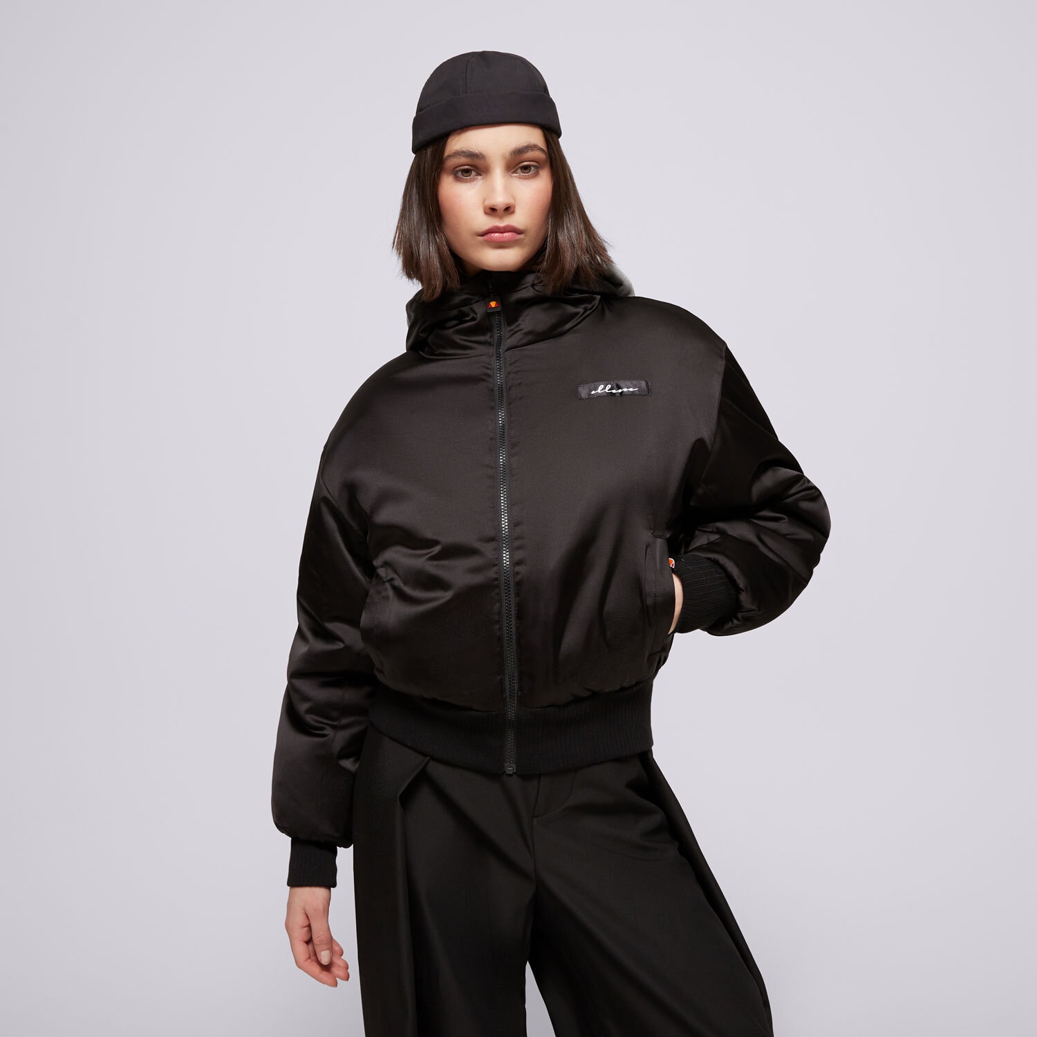 Femei geacă de iarnă ELLESSE JACHETĂ JOANARA PADDED JACKET BLK SGP15961011 Negru