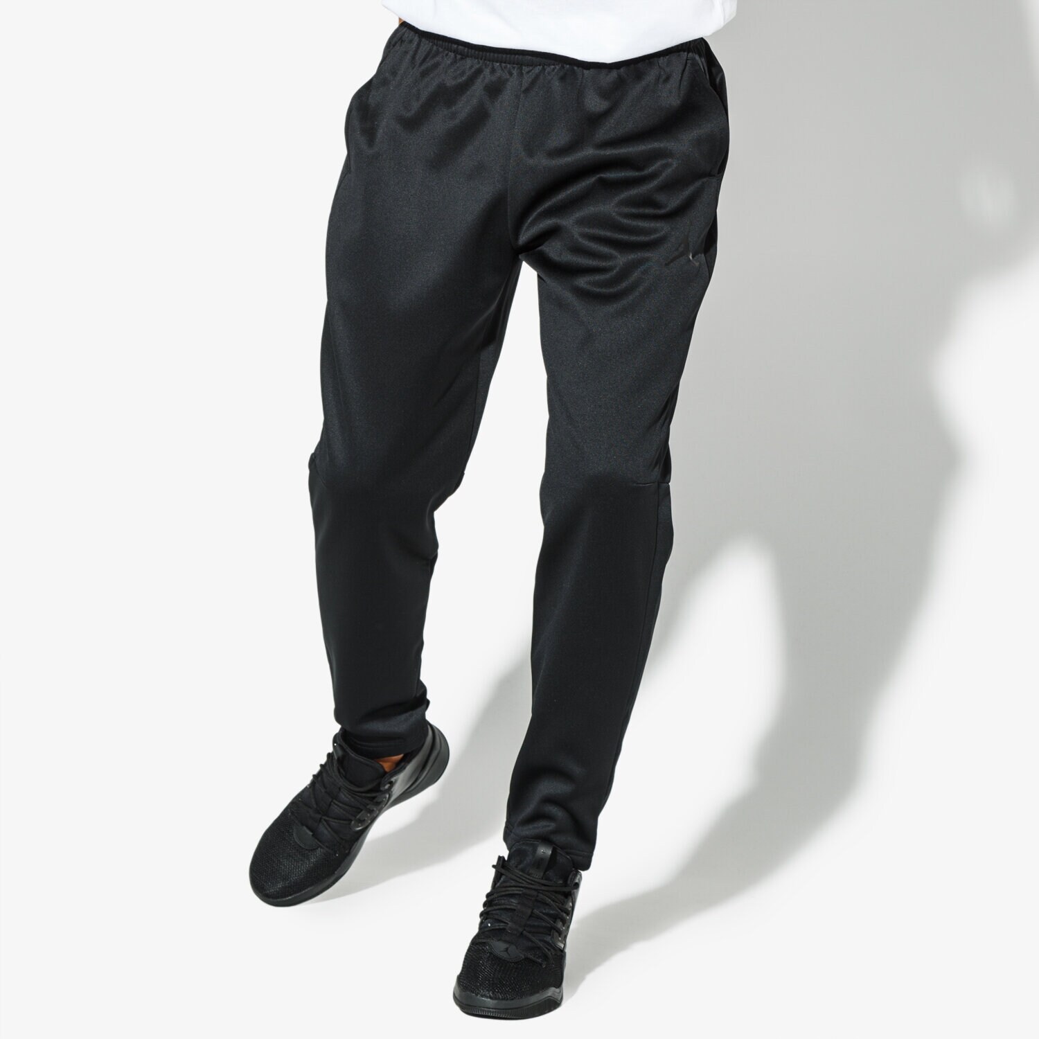 Bărbați pantaloni JORDAN PANTALONI  JORDAN 23 ALPHA THERMA PANT 861557-010 Negru