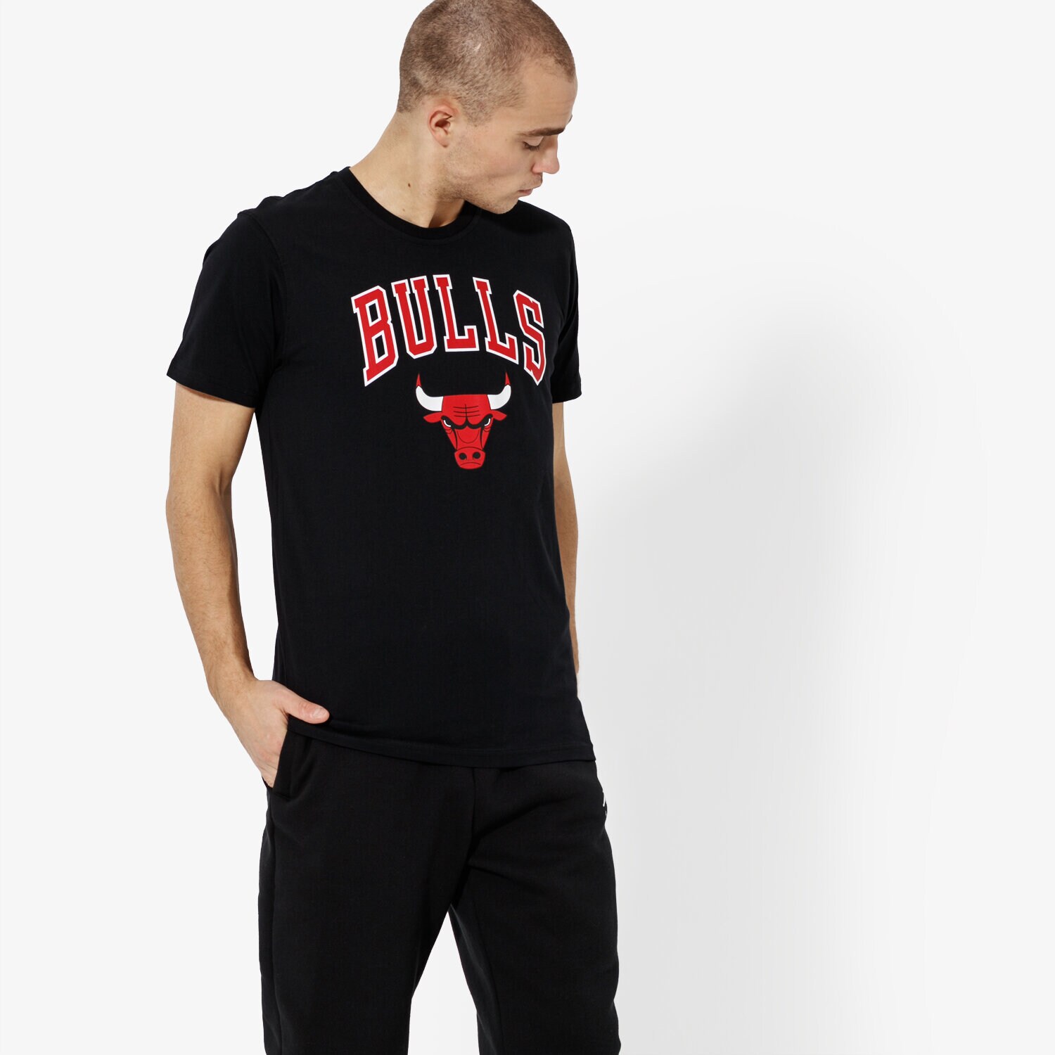 Bărbați tricou NEW ERA TRICOU SS NBA LOGO CHICAGO BULLS BLACK 11530755 Negru