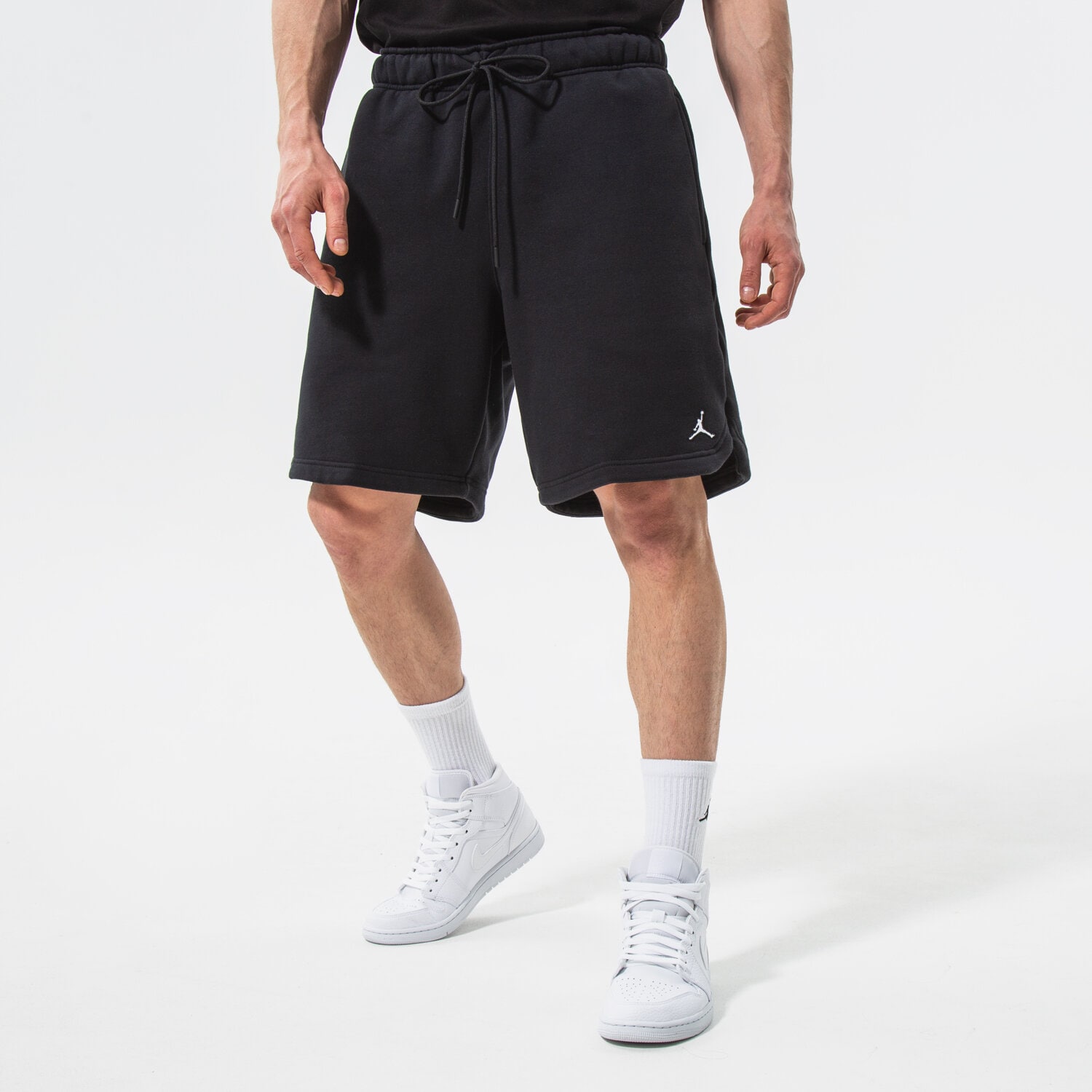 Femei pantaloni scurți JORDAN PANTALONI SCURȚI ESSENTIAL FLEECE SHORTS DA9826-010 Negru