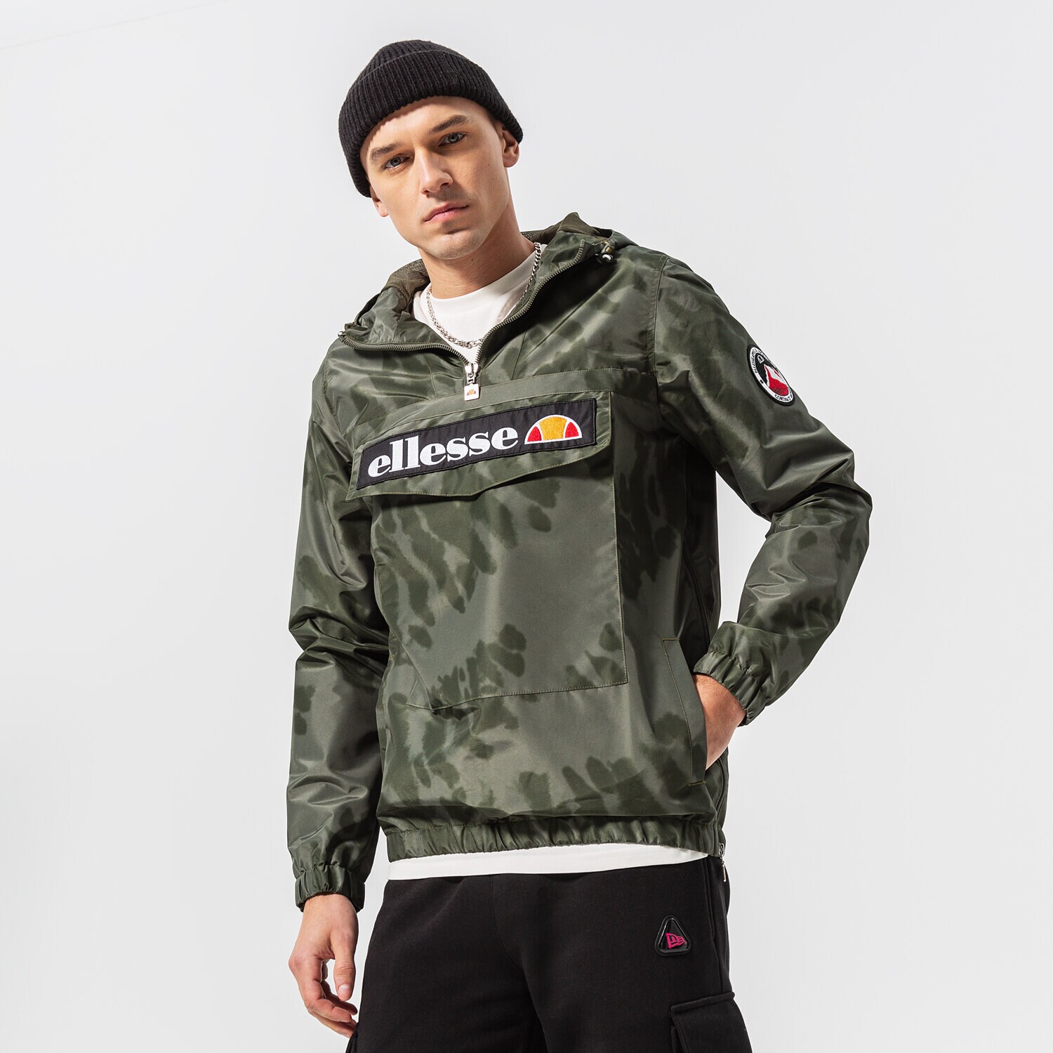 Bărbați eacă de iarnă ELLESSE JACHETĂ MONT 2 TIE DYE OH JACKET DGREEN SHL11374502 Kaki
