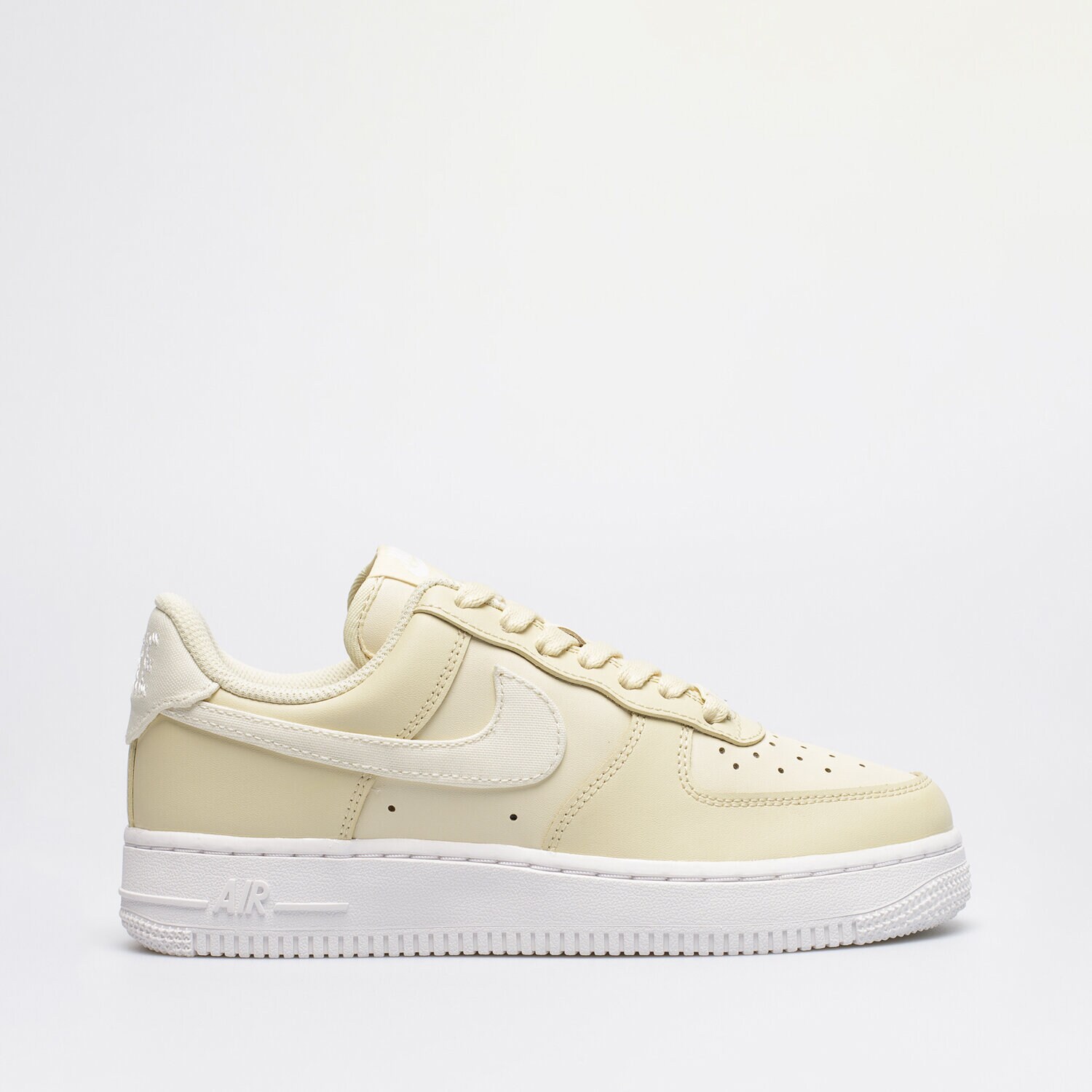 Femei pantofi sport NIKE AIR FORCE 1 '07 ESS DJ9945-700 Galben