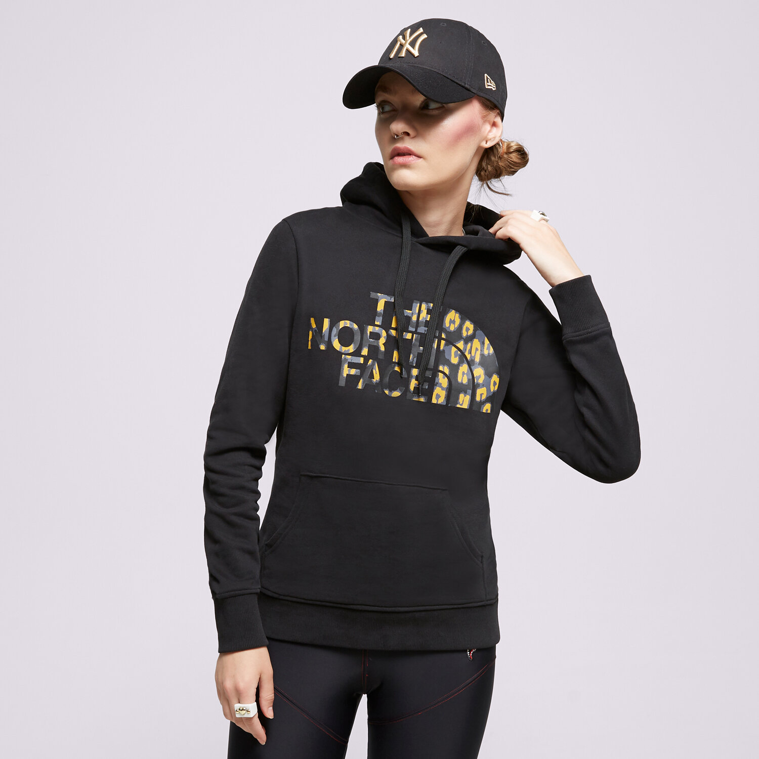 Femei bluză THE NORTH FACE BLUZĂ CU GLUGĂ NF0A4M7C NF0A4M7C-39Y Negru
