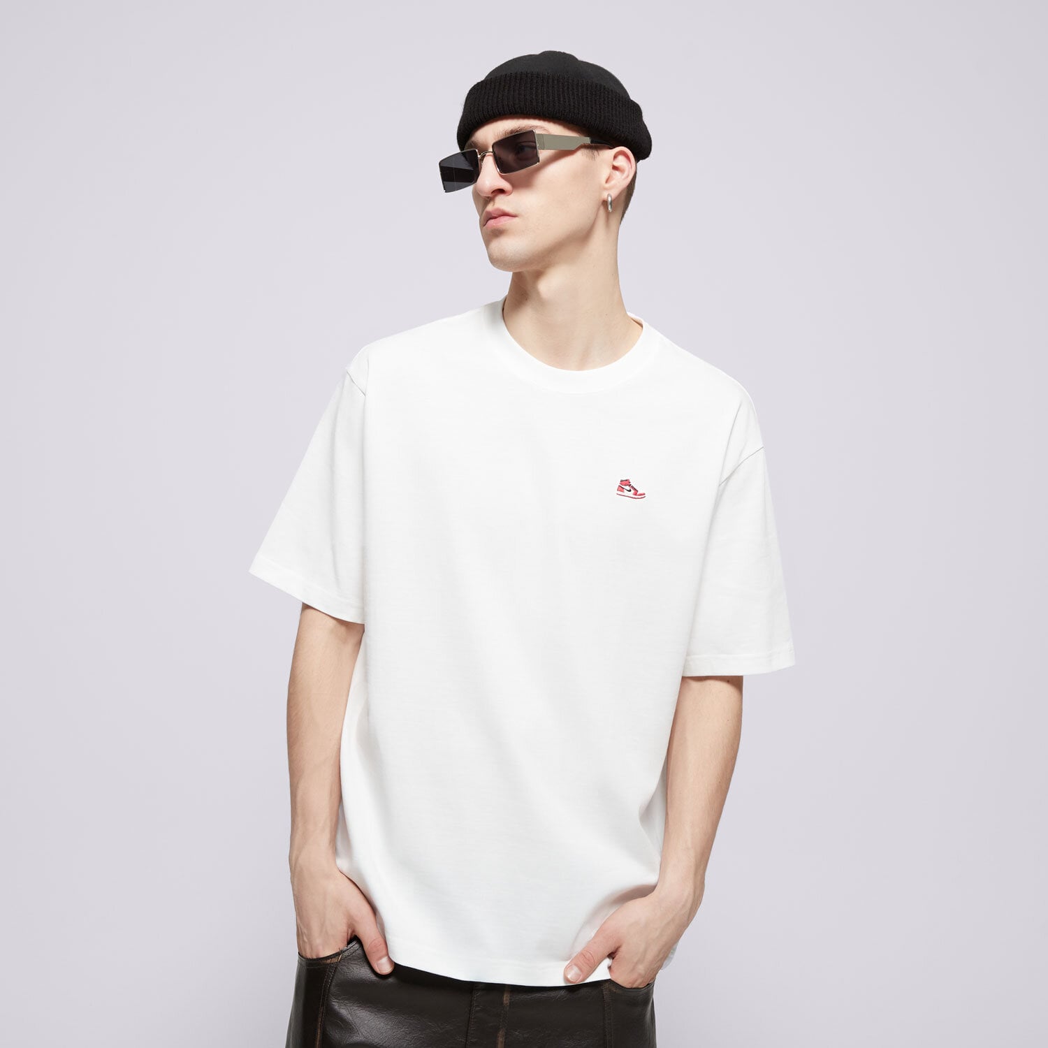 Bărbați tricou JORDAN TRICOU M J BRND BR SNKR PCH SS CRW HJ2326-100 Alb
