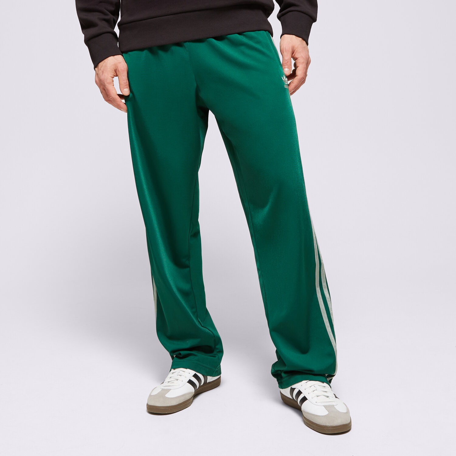 Bărbați pantaloni ADIDAS PANTALONI  FIREBIRD TP JP2539 Verde