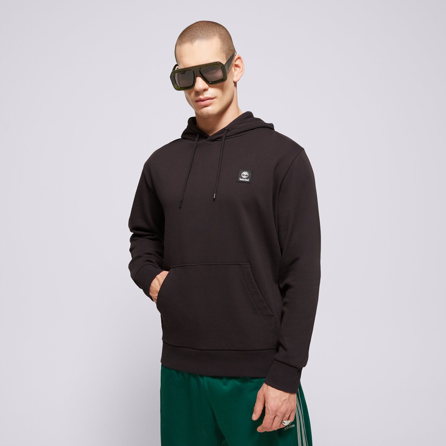 Bărbați bluză TIMBERLAND BLUZĂ CU GLUGĂ WOVEN BADGE (LB) HOODIE BLACK TB0A2NFX0011 Negru