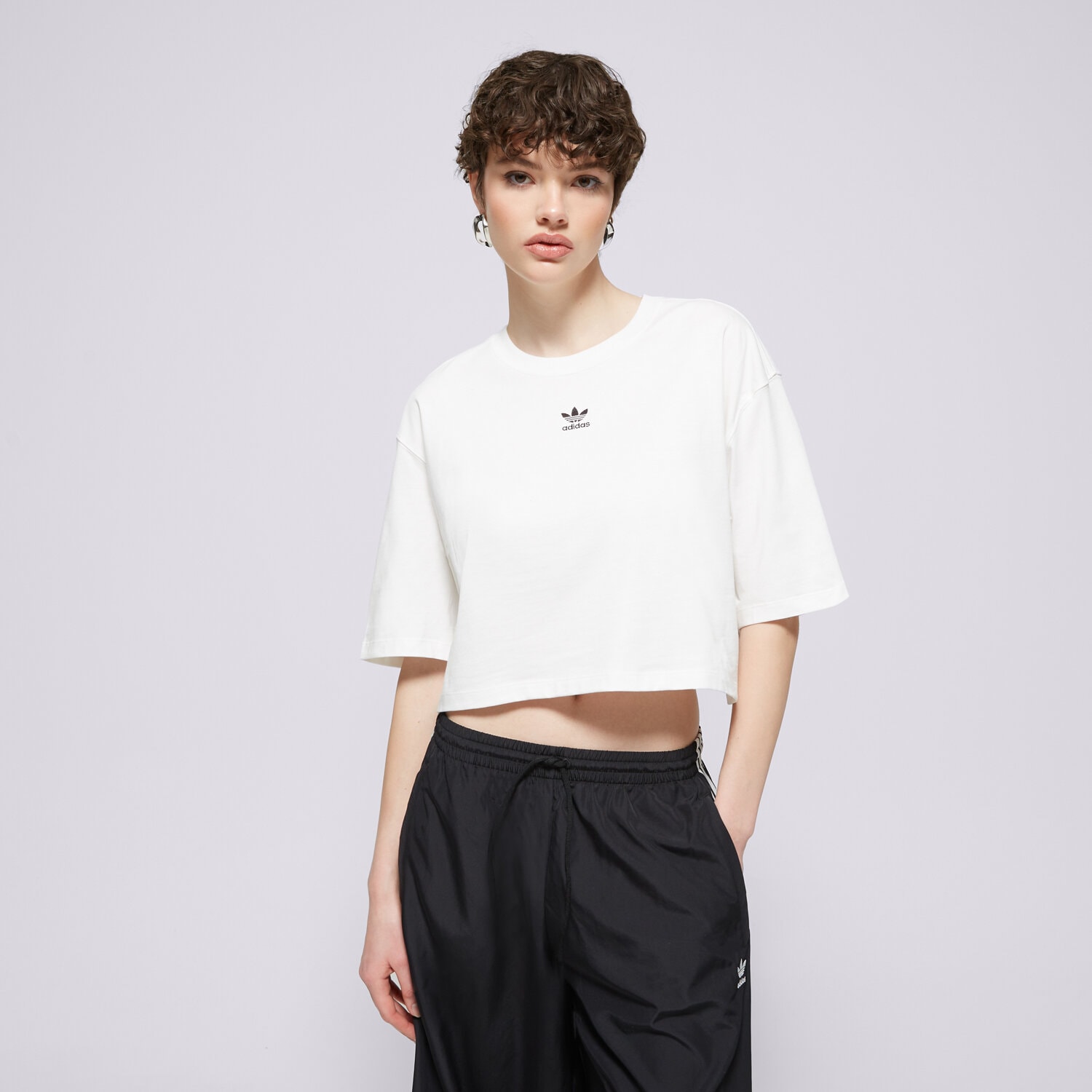 Femei tricou ADIDAS TRICOU ESS CROP TEE JJ3385 Alb
