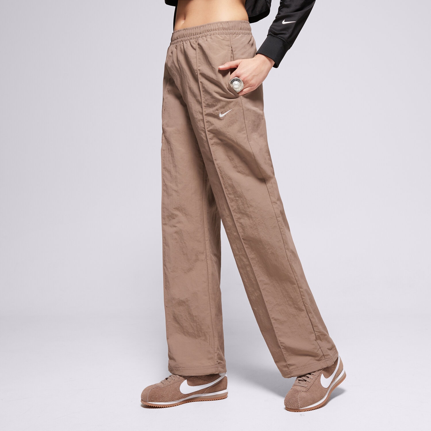 Femei pantaloni NIKE PANTALONI  W NSW TREND WVN MR PANT FQ3588-233 Maro