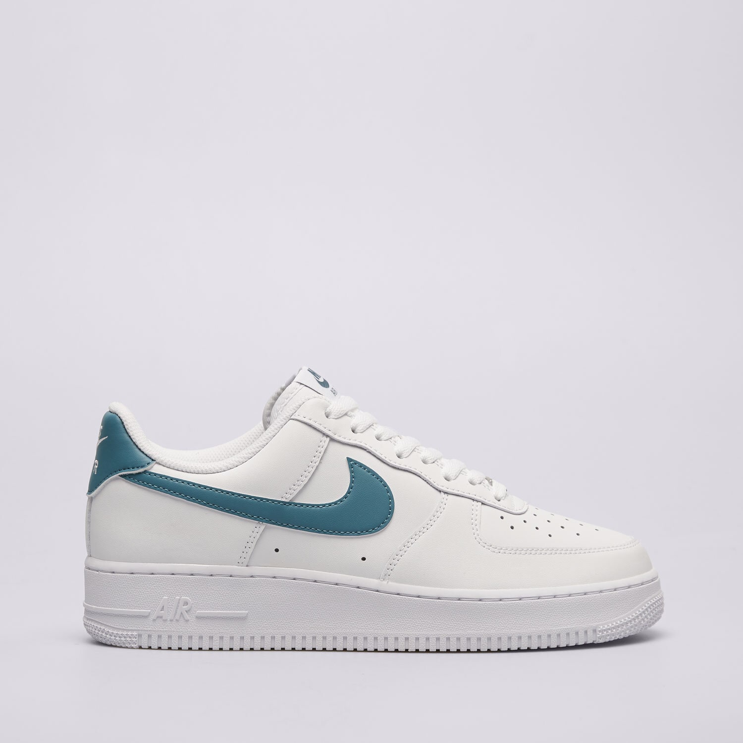 Barbați pantofi sport NIKE AIR FORCE 1 '07  FJ4146-114 Alb