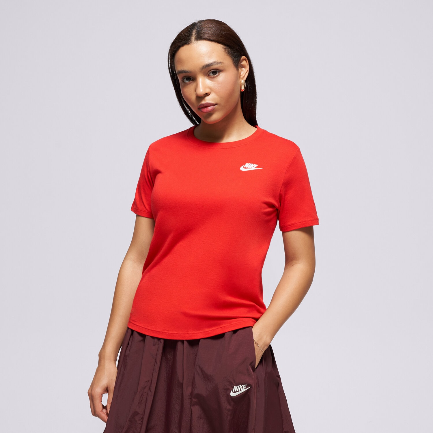 Femei tricou NIKE TRICOU W NSW CLUB SS TEE DX7902-657 Roșu