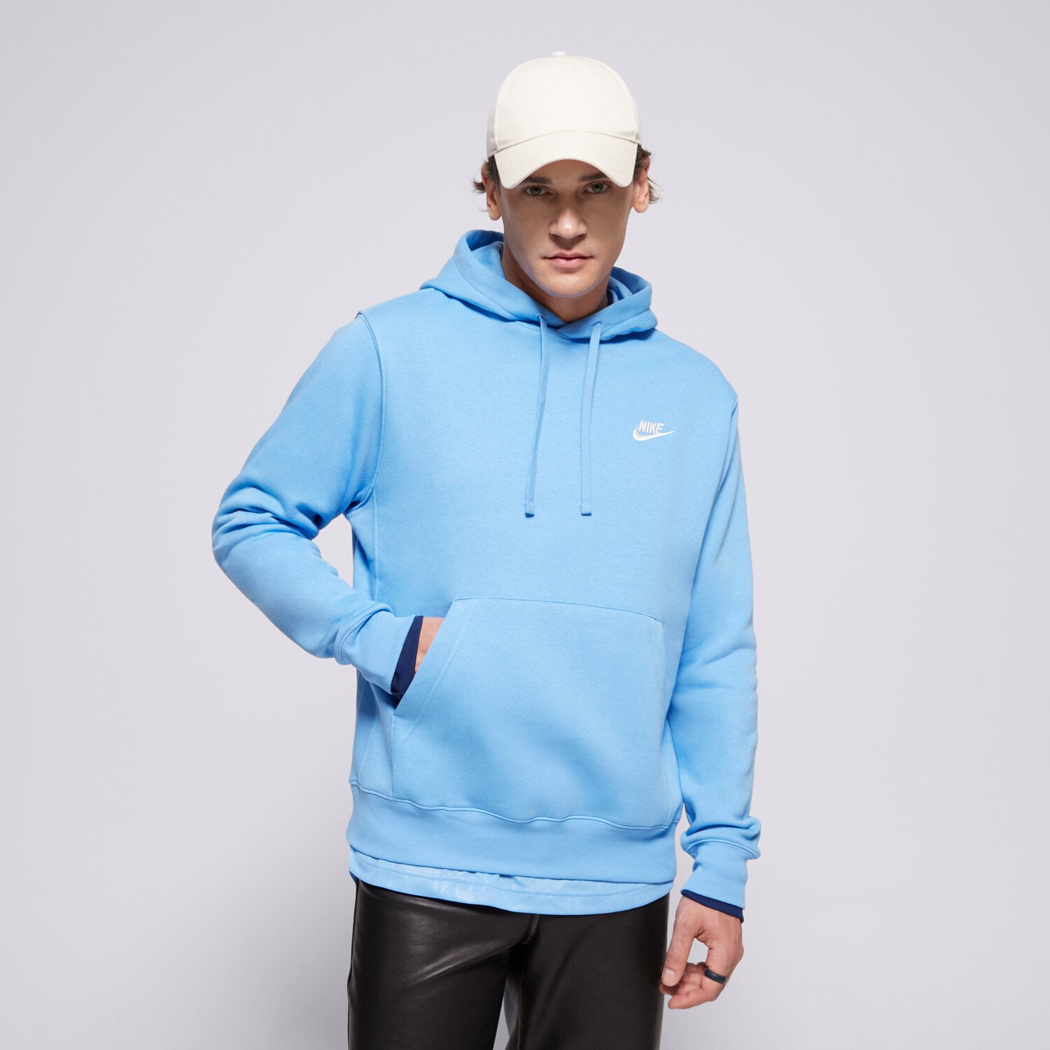 Bărbați bluză NIKE BLUZĂ CU GLUGĂ NIKE SPORTSWEAR CLUB FLEECE BV2654-412 Albastru